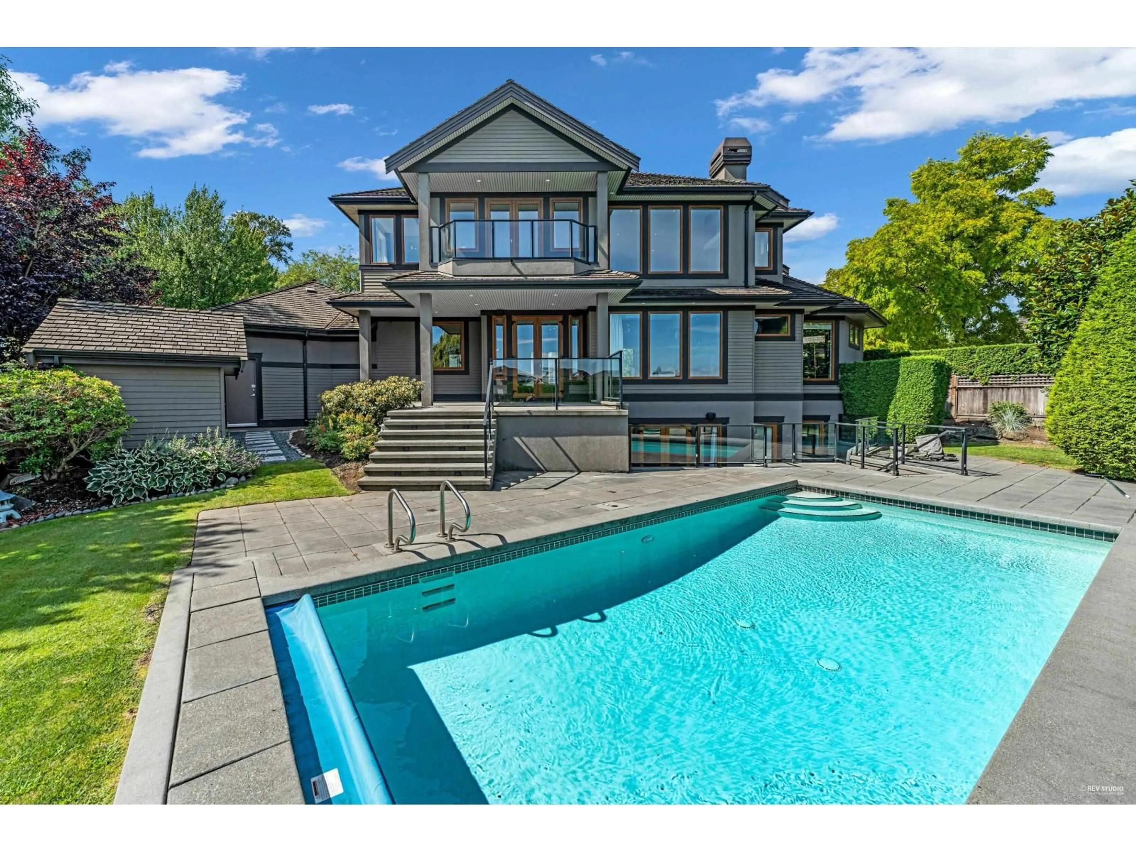 Pool for 15919 DEVONSHIRE, Surrey British Columbia V3Z0M2