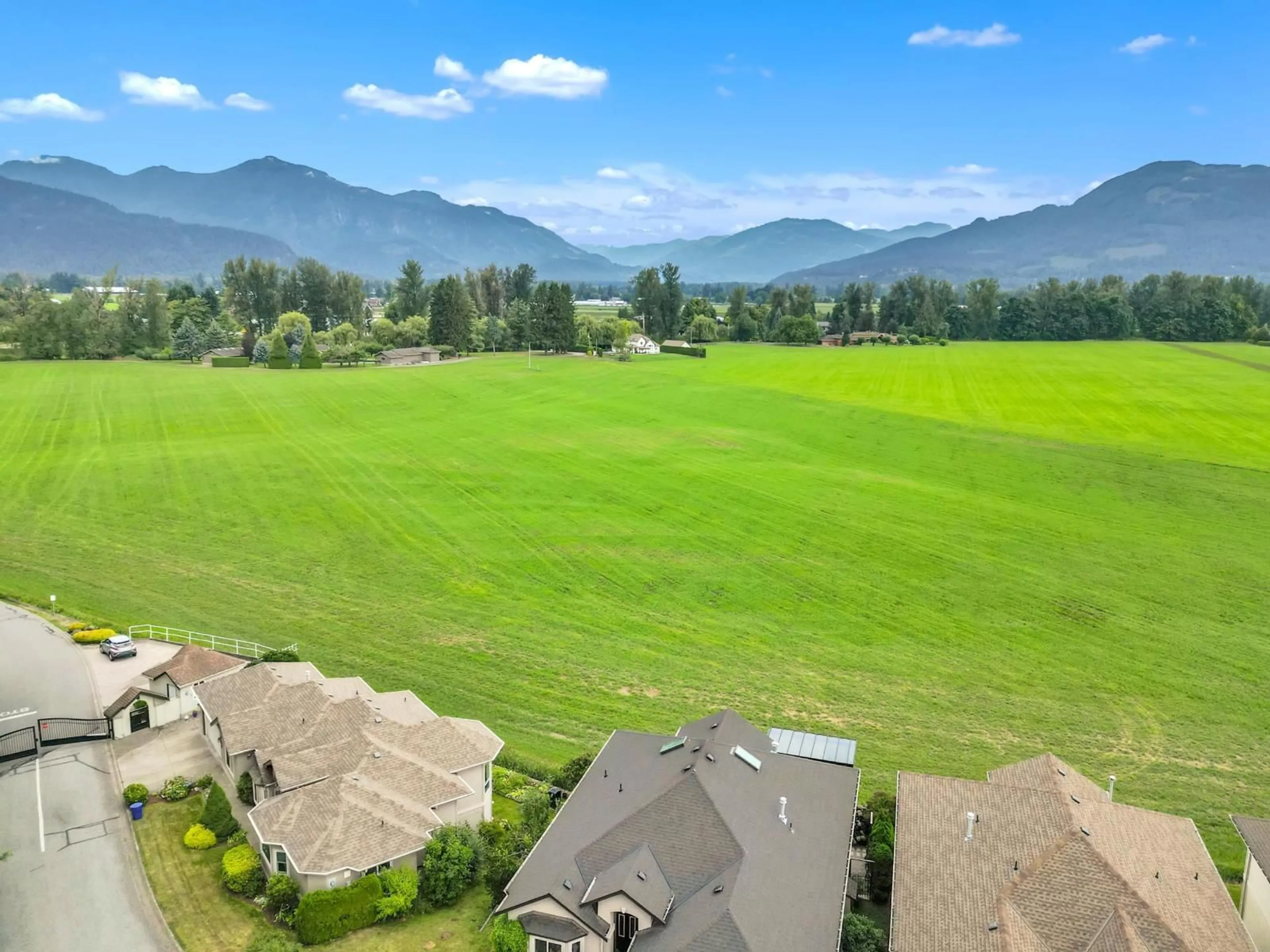 A pic from outside/outdoor area/front of a property/back of a property/a pic from drone, mountain view for 51 - 47470 CHARTWELL DRIVE, Chilliwack British Columbia V2P8A2