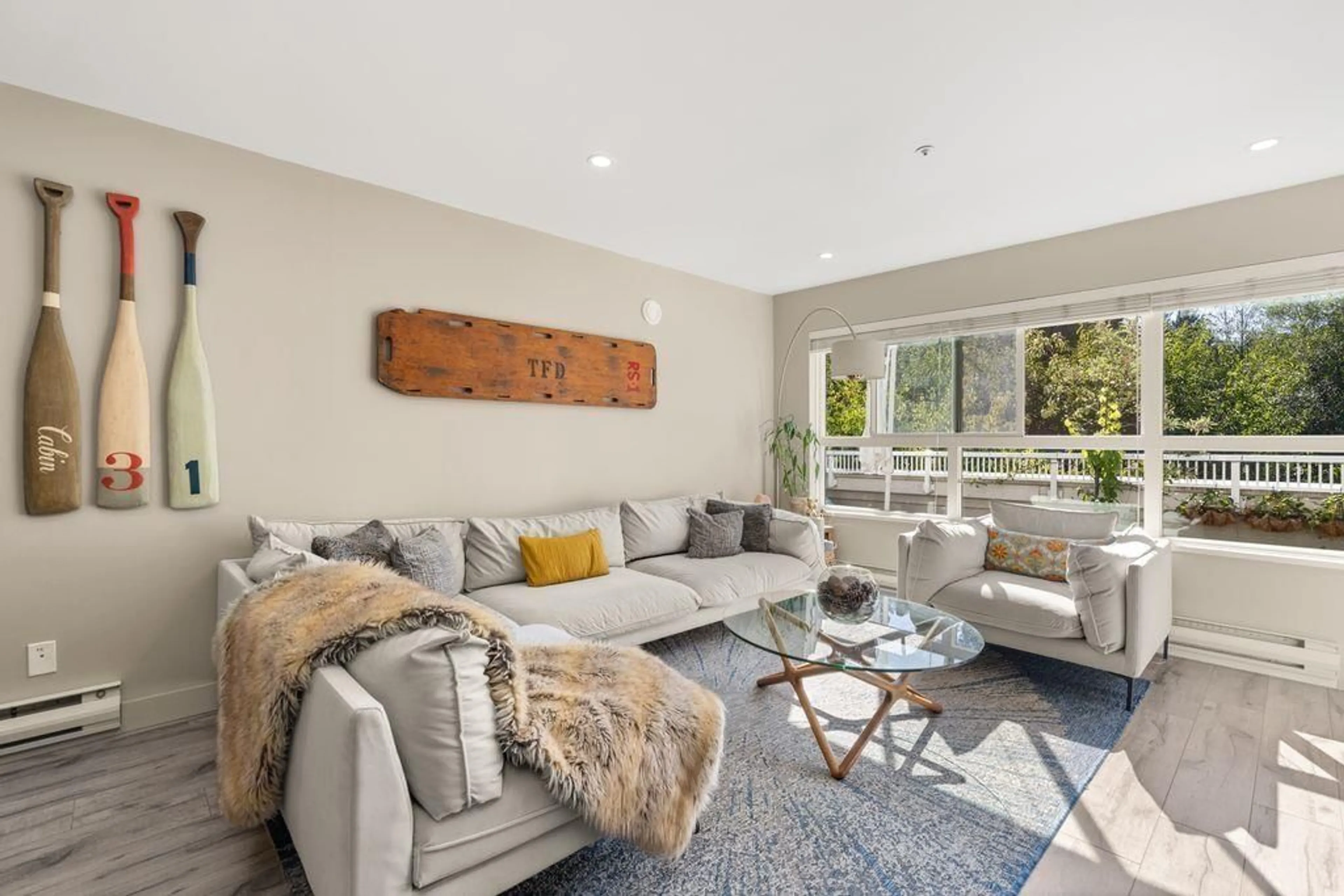 Living room with furniture, unknown for 201 - 9688 148, Surrey British Columbia V3R0W2