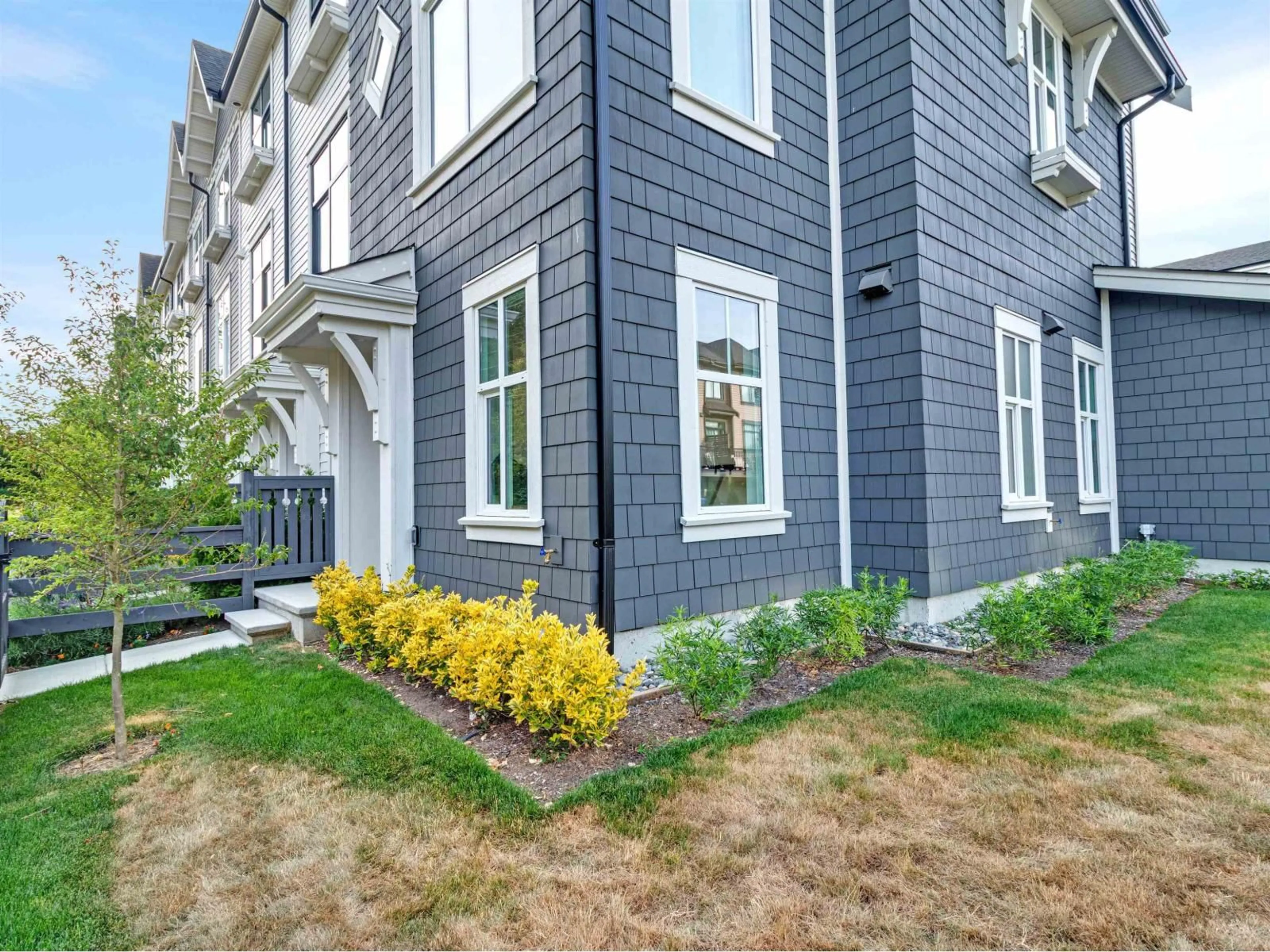 Home with vinyl exterior material, street for 168 - 14150 58A, Surrey British Columbia V3X0L1