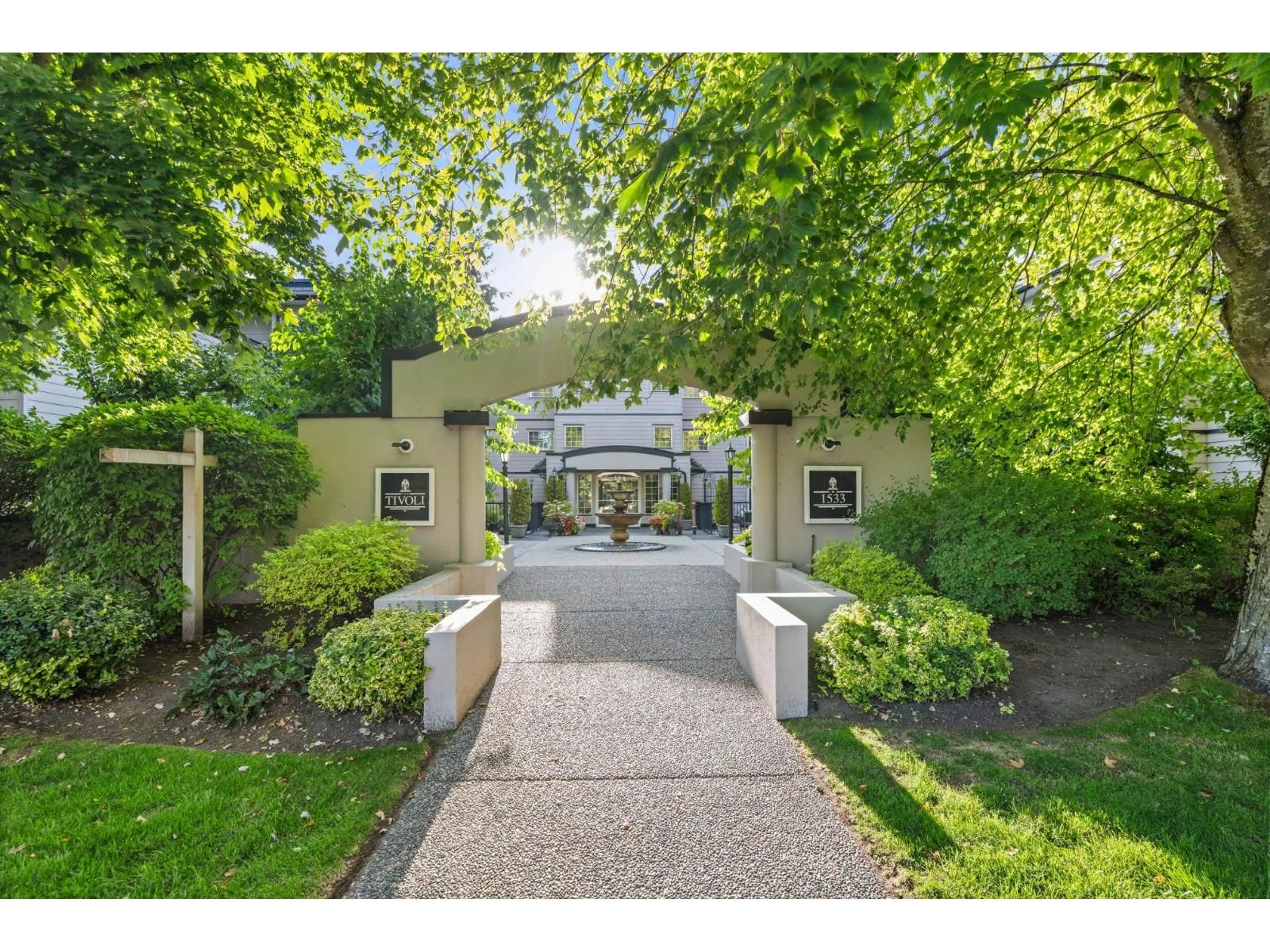 Indoor foyer for 301 - 1533 BEST, White Rock British Columbia V4B4E9
