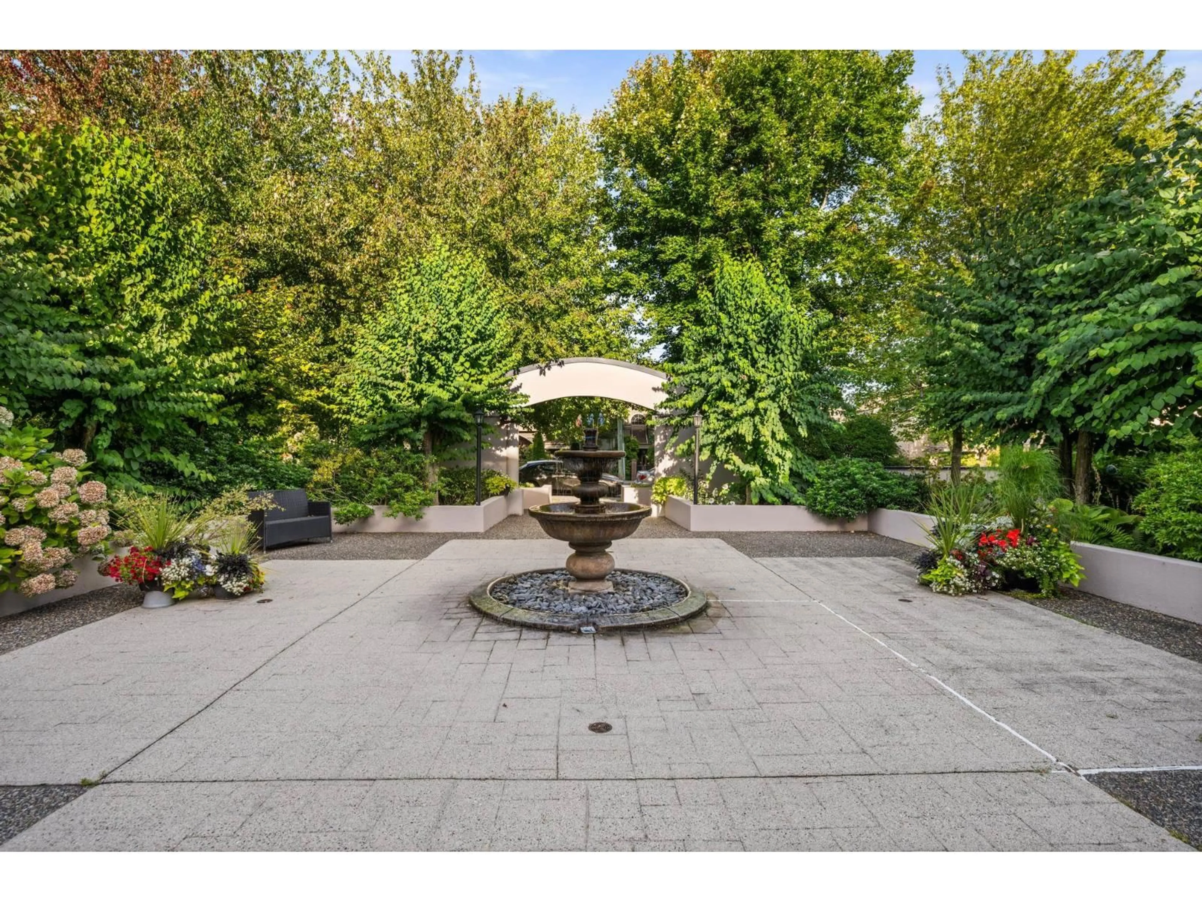 Patio, street for 301 - 1533 BEST, White Rock British Columbia V4B4E9