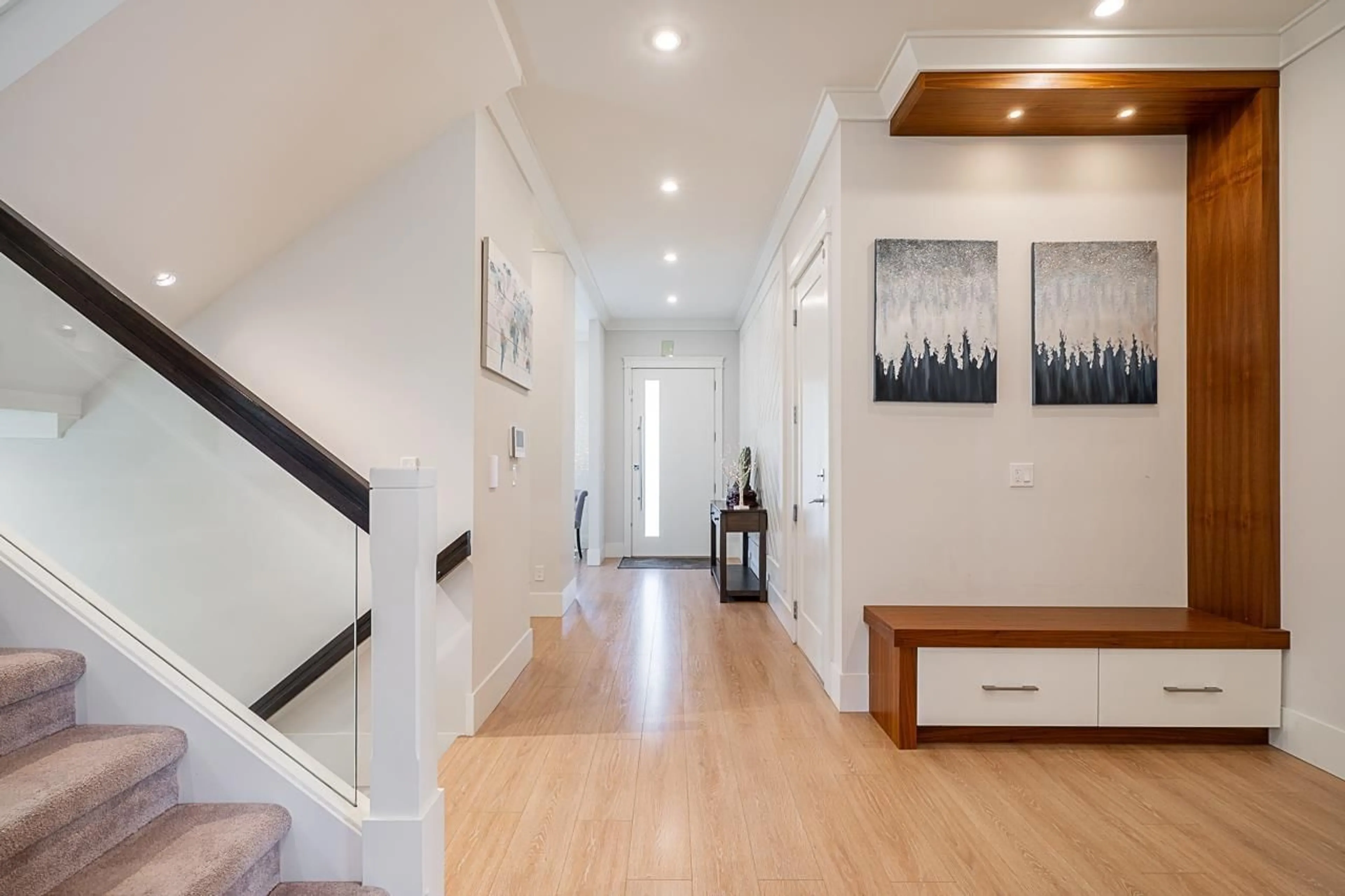 Indoor entryway for 15699 77B, Surrey British Columbia V3S3P9