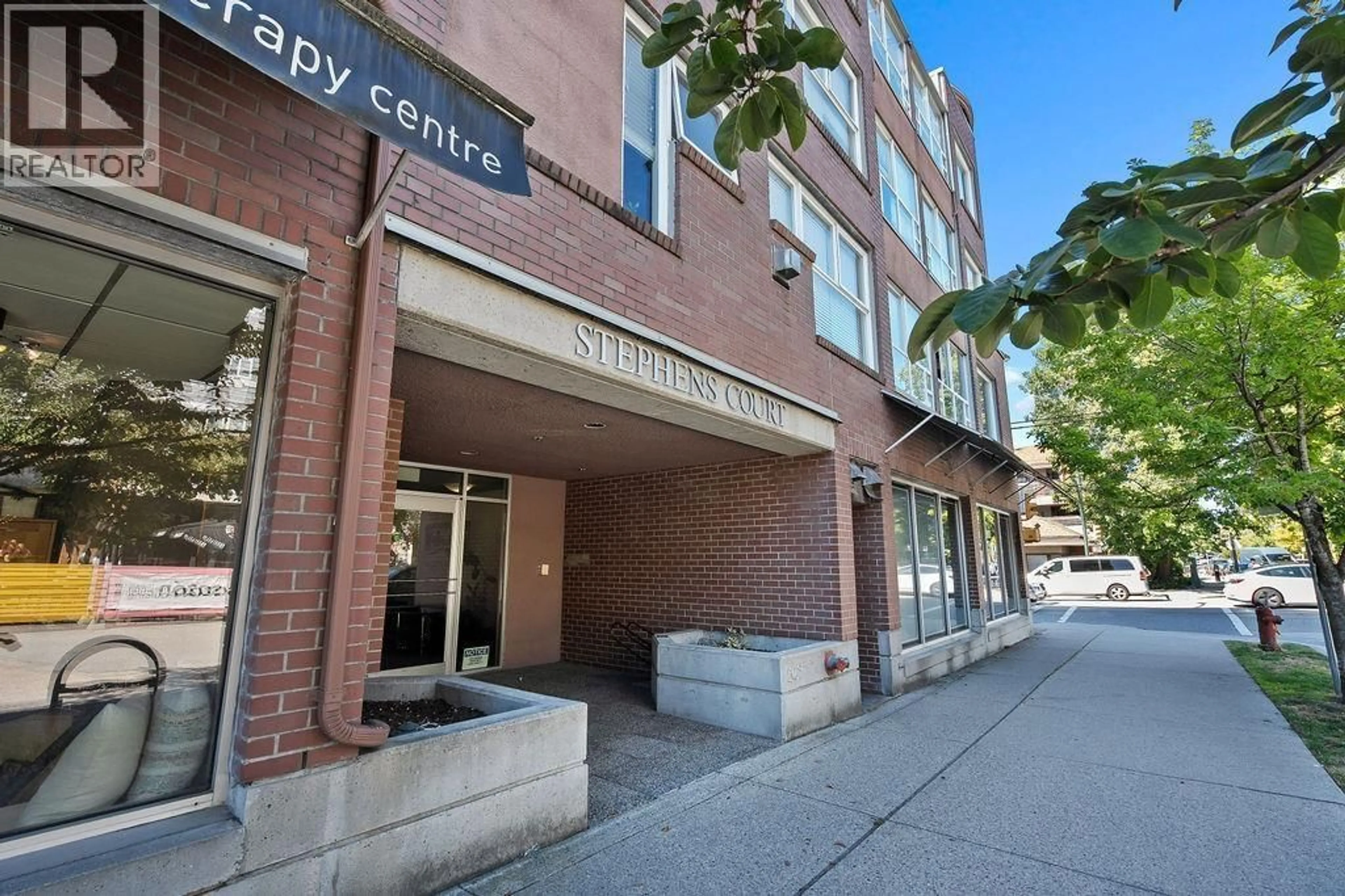 Lobby for 208 - 2025 STEPHENS STREET, Vancouver British Columbia V6K3W2