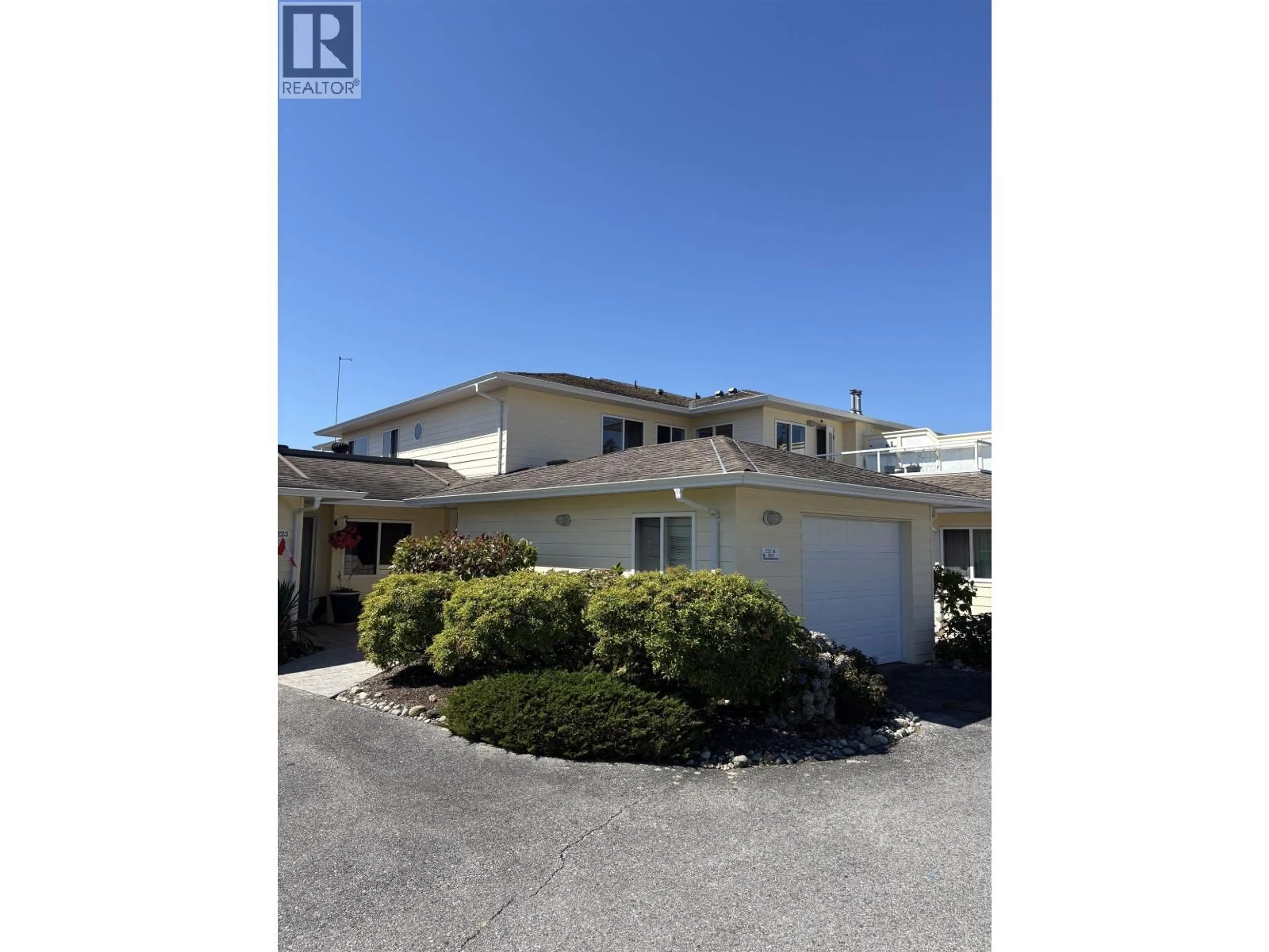 A pic from outside/outdoor area/front of a property/back of a property/a pic from drone, street for 222 - 1585 FIELD ROAD, Sechelt British Columbia V7Z0H1