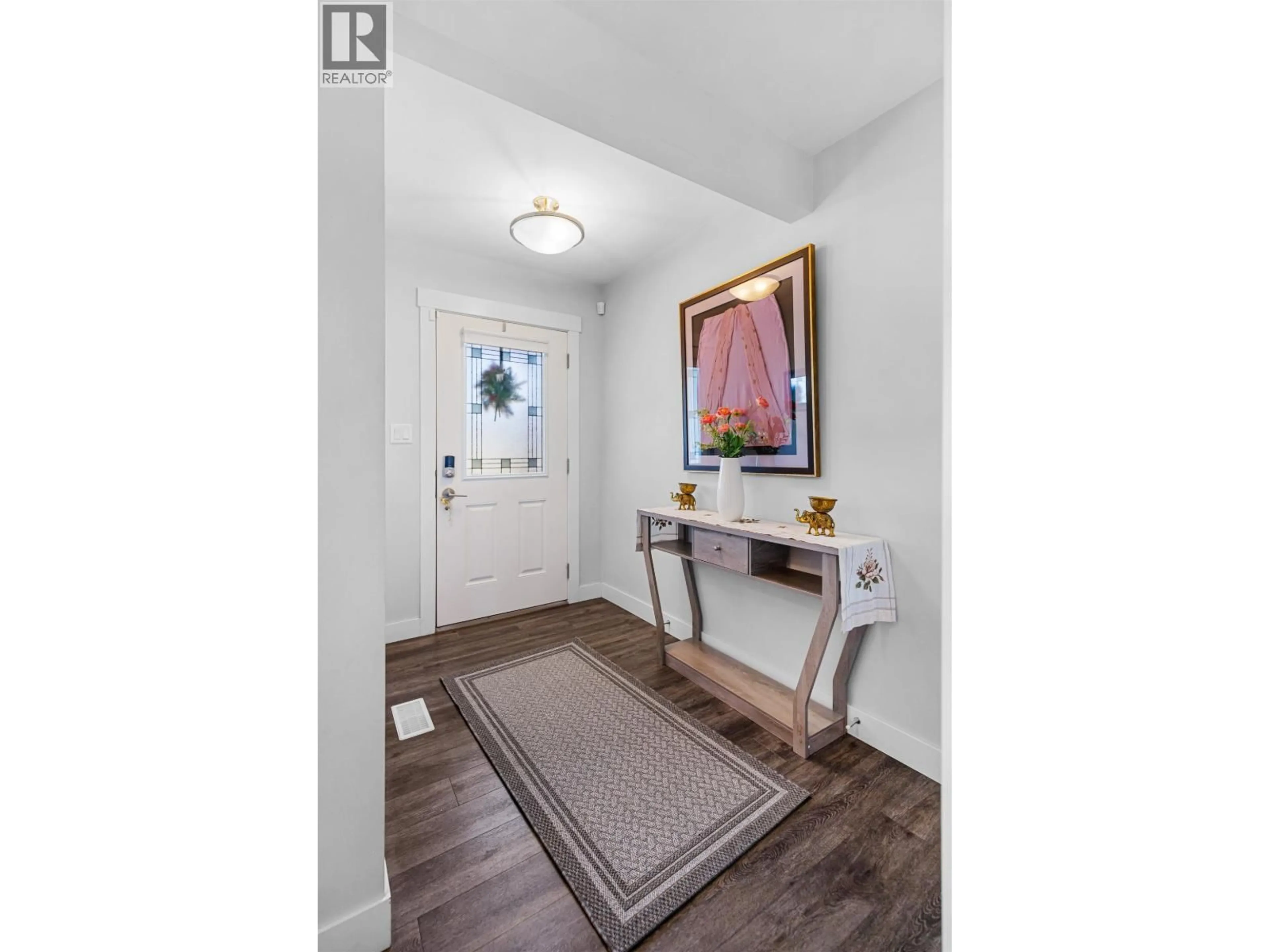 Indoor entryway for 901 - 6798 WESTGATE AVENUE, Prince George British Columbia V2N0H6