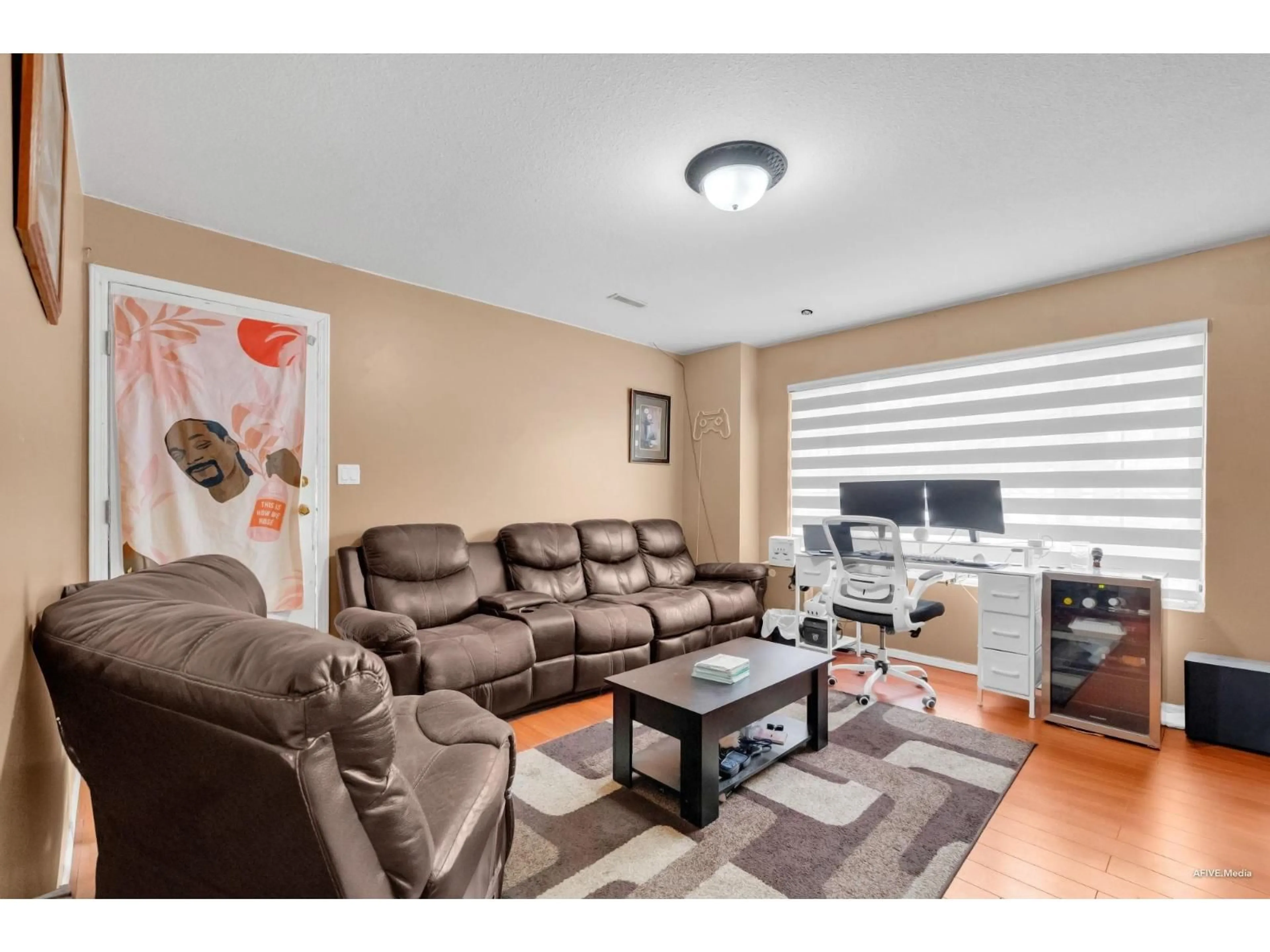Living room with furniture, unknown for 3528 GALIANO, Abbotsford British Columbia V2T5R5