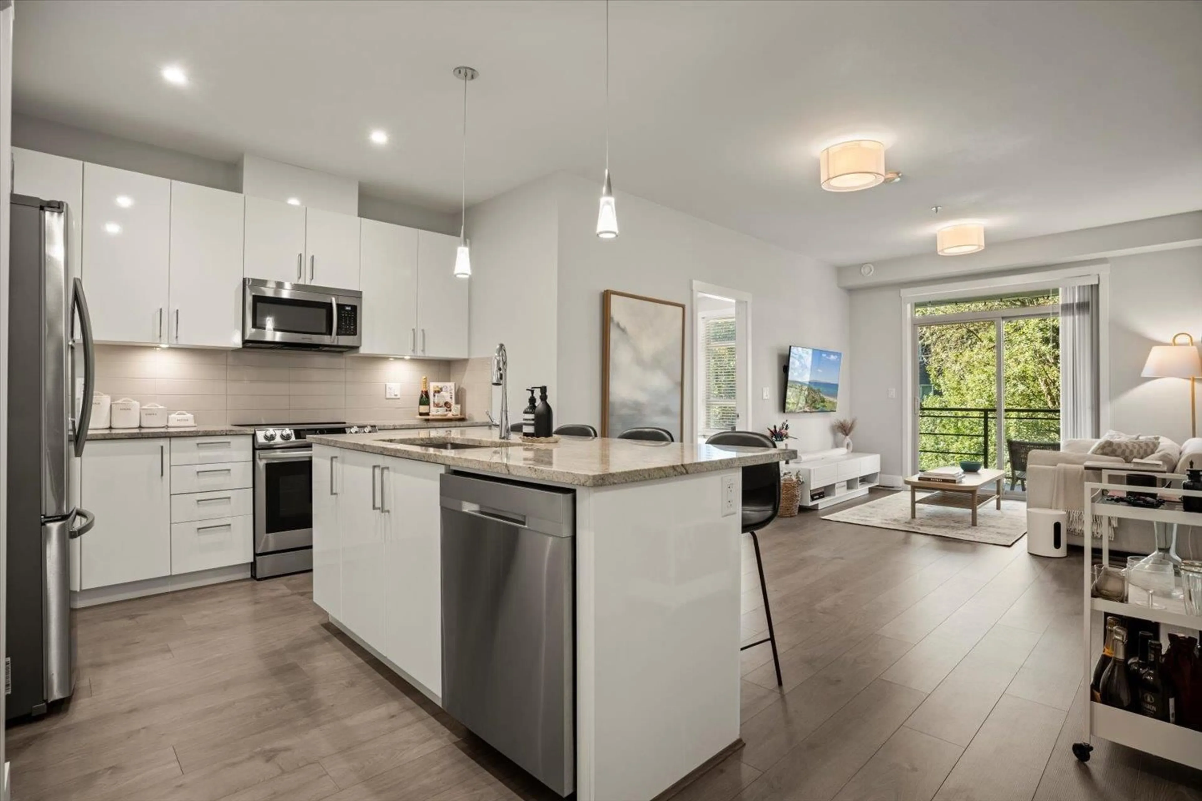 Open concept kitchen, unknown for 309 - 45562 AIRPORT ROAD, Chilliwack British Columbia V2P0J8