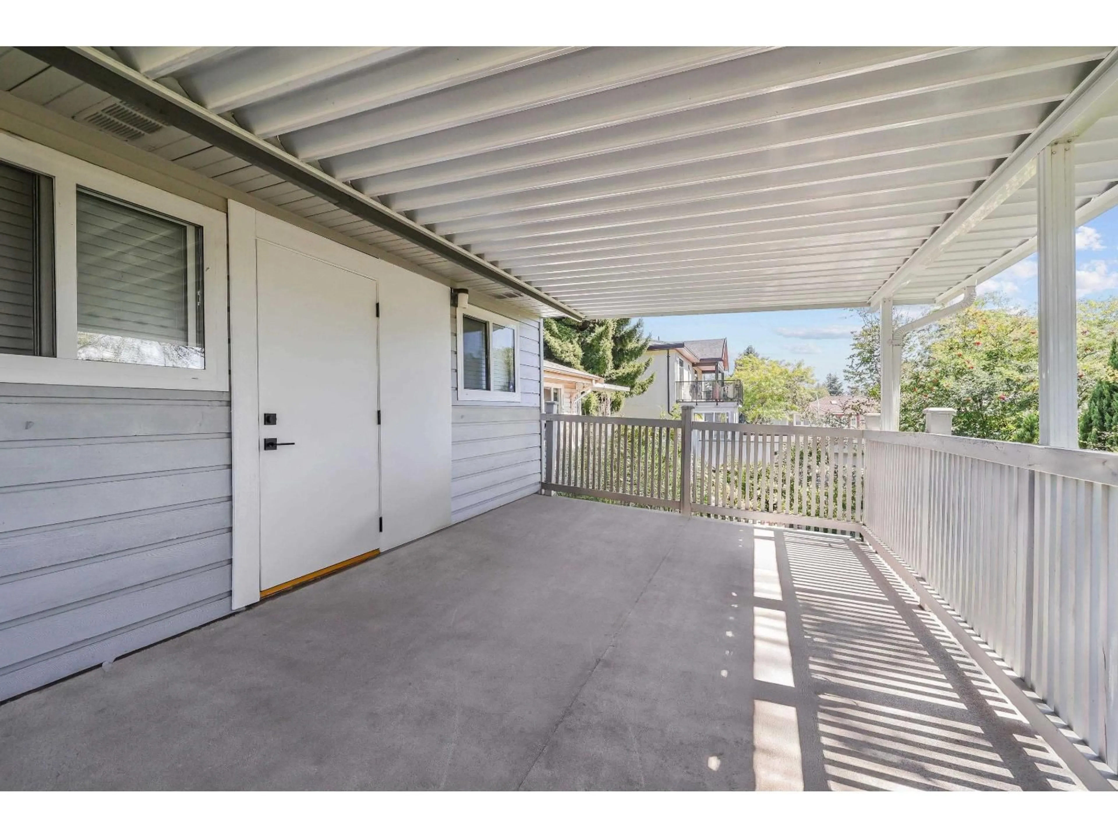 Patio, street for 13124 BALLOCH, Surrey British Columbia V3V6Y3