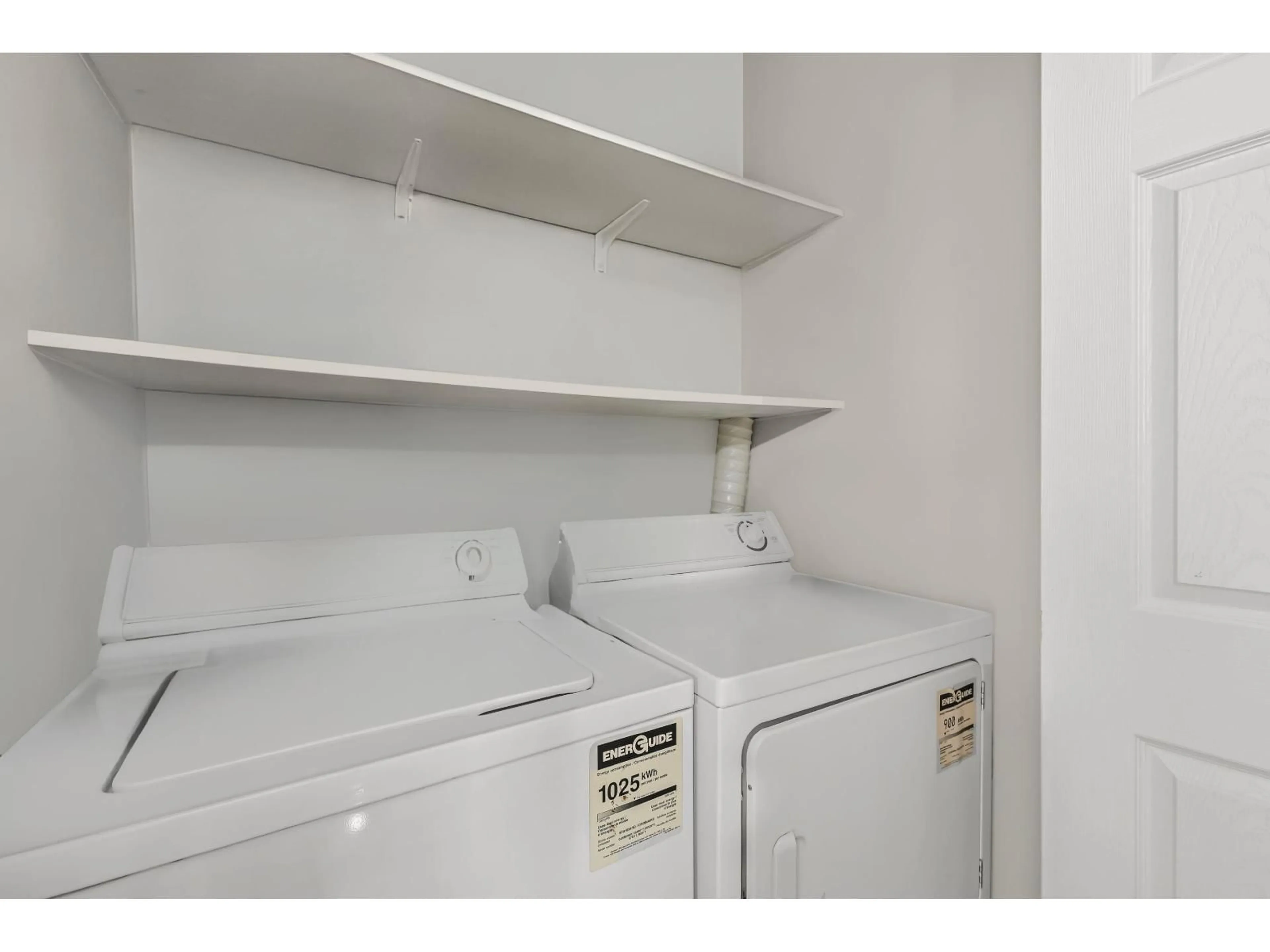 Laundry room for 13124 BALLOCH, Surrey British Columbia V3V6Y3