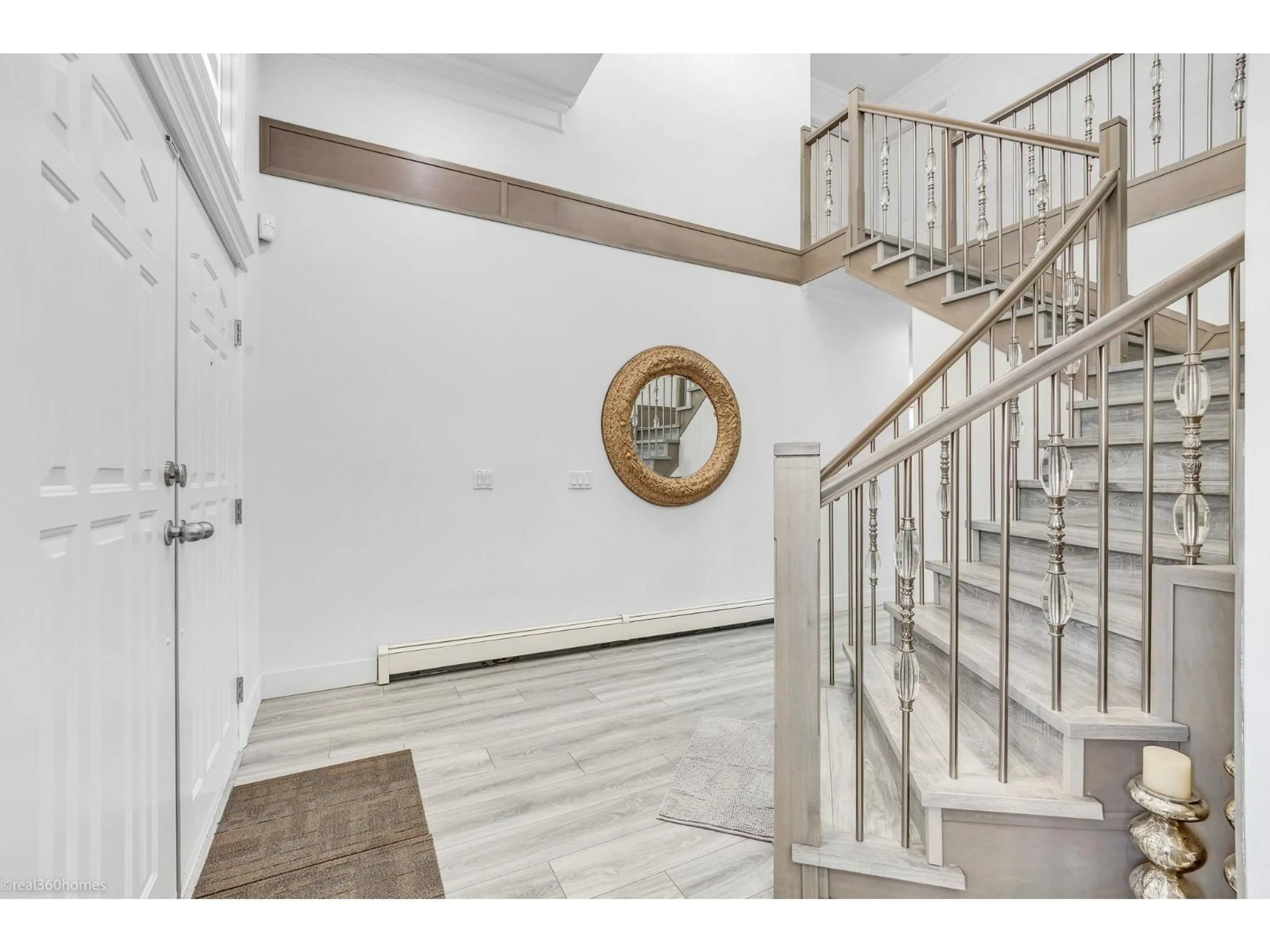 Indoor foyer for 14642 67A, Surrey British Columbia V3S0Z4