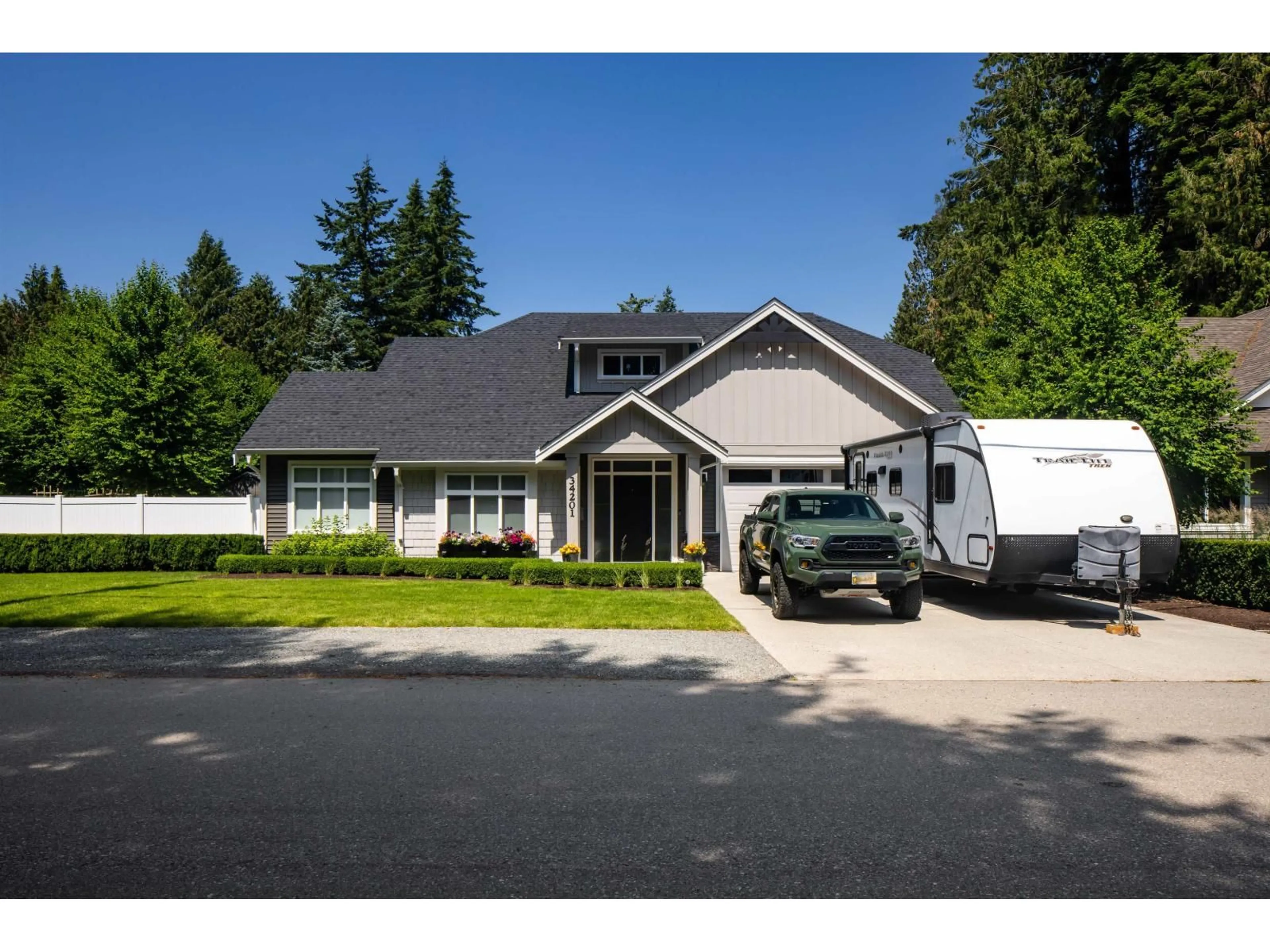 Home with vinyl exterior material, street for 34201 WOODBINE, Abbotsford British Columbia V2S2R4