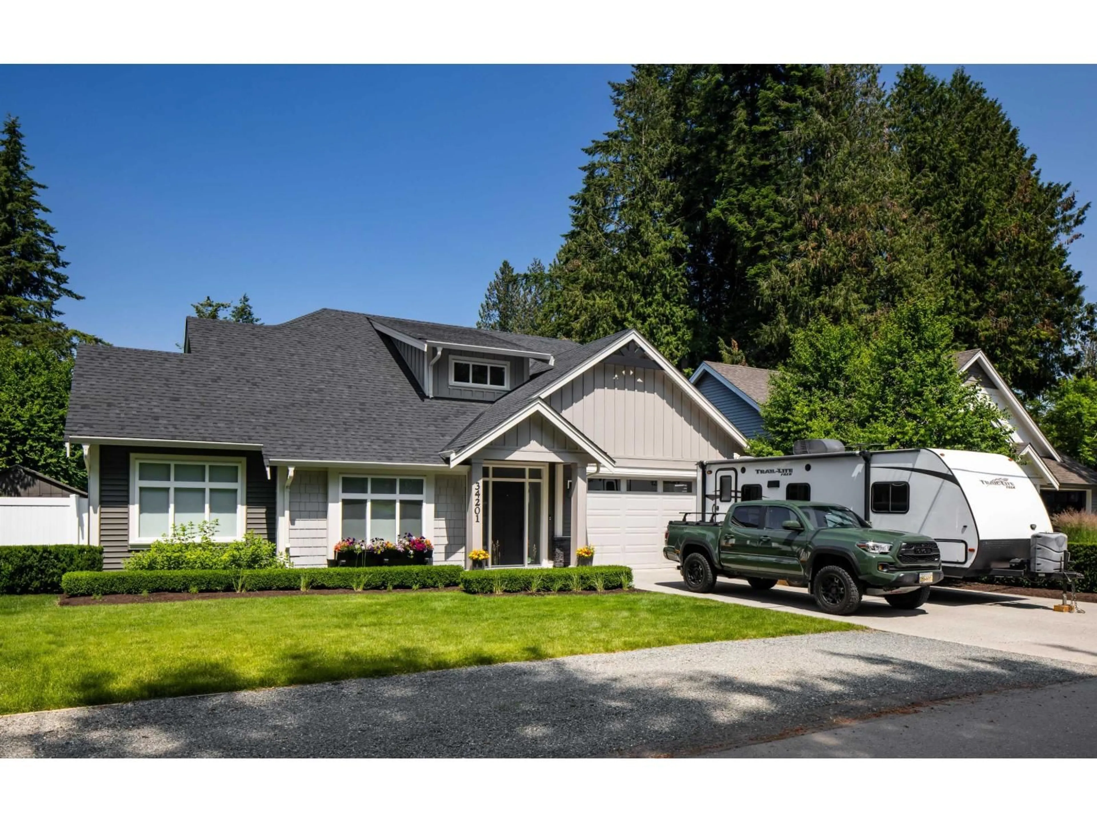 Home with vinyl exterior material, street for 34201 WOODBINE, Abbotsford British Columbia V2S2R4