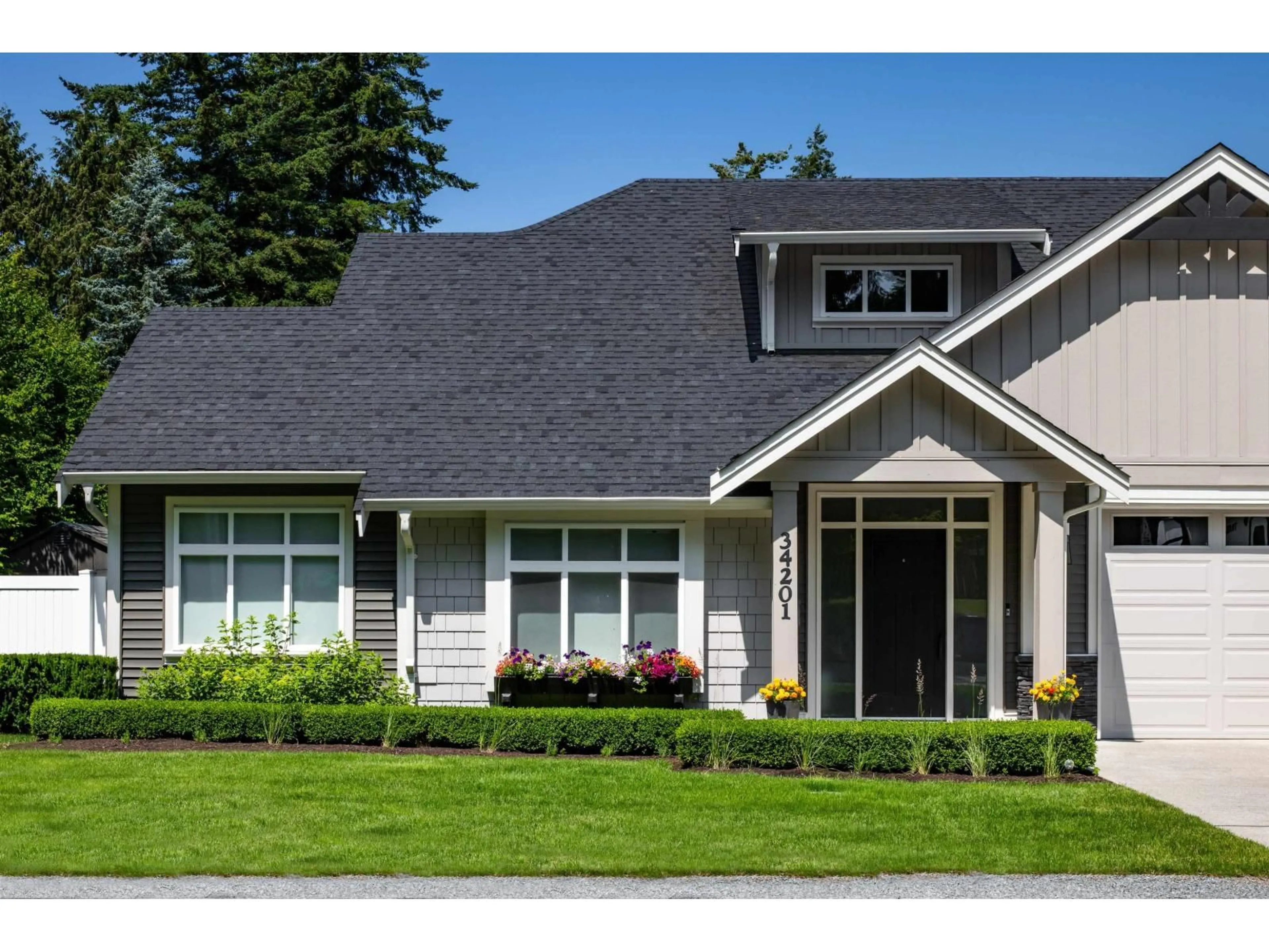 Home with vinyl exterior material, street for 34201 WOODBINE, Abbotsford British Columbia V2S2R4