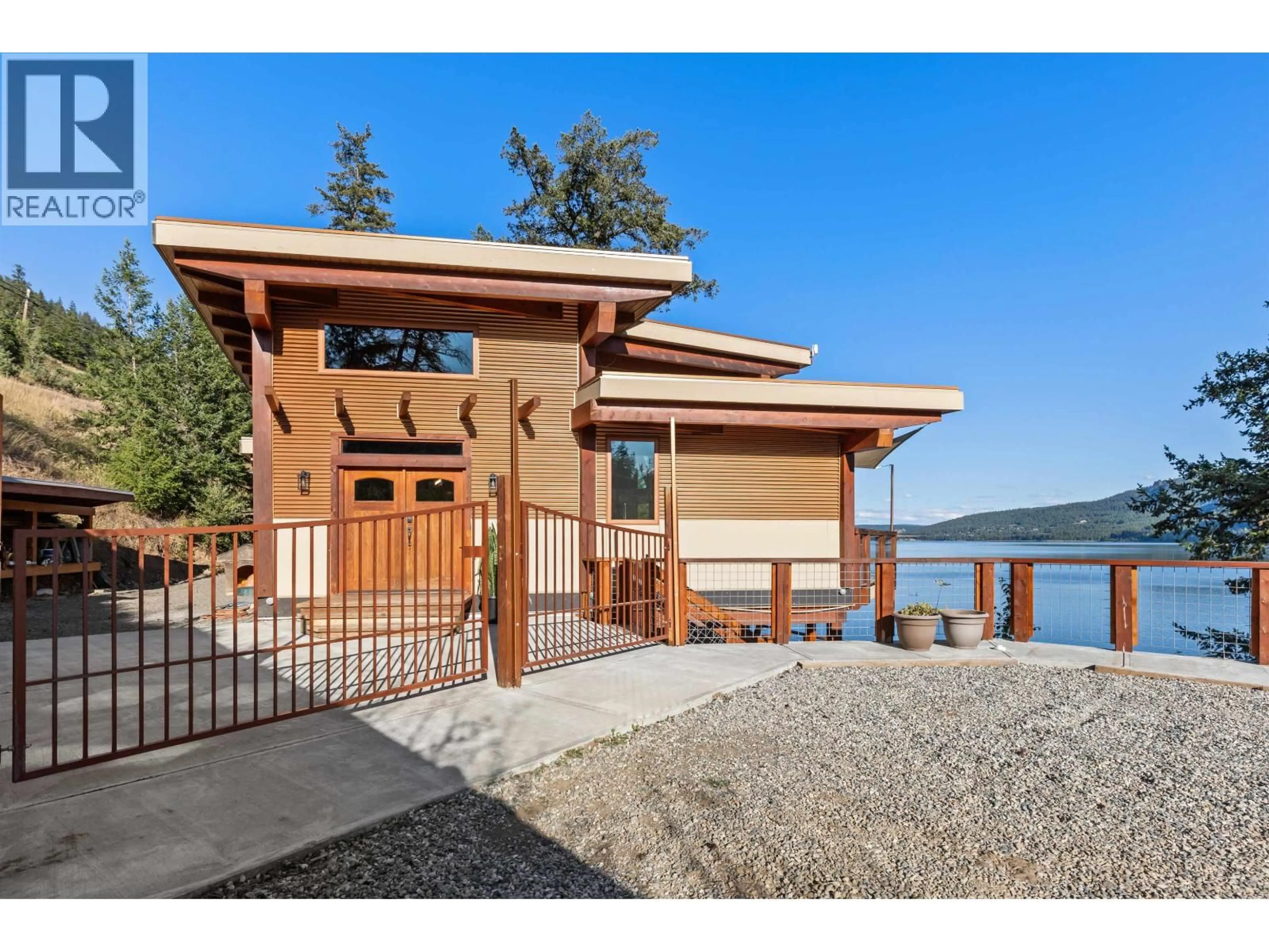 Home with vinyl exterior material, water/lake/river/ocean view for 1917 BASS ROAD, Williams Lake British Columbia V2G5G6