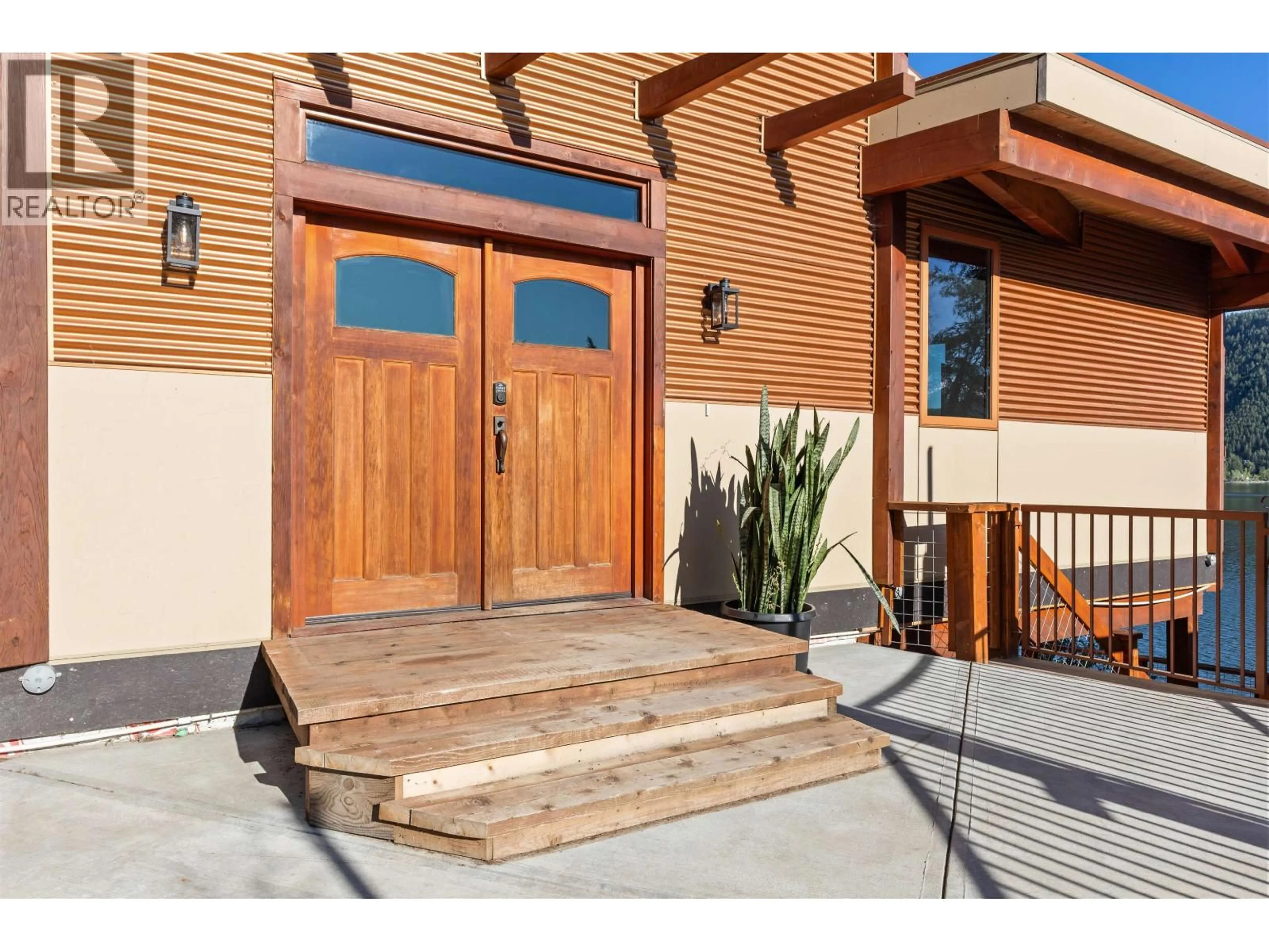 Indoor entryway for 1917 BASS ROAD, Williams Lake British Columbia V2G5G6