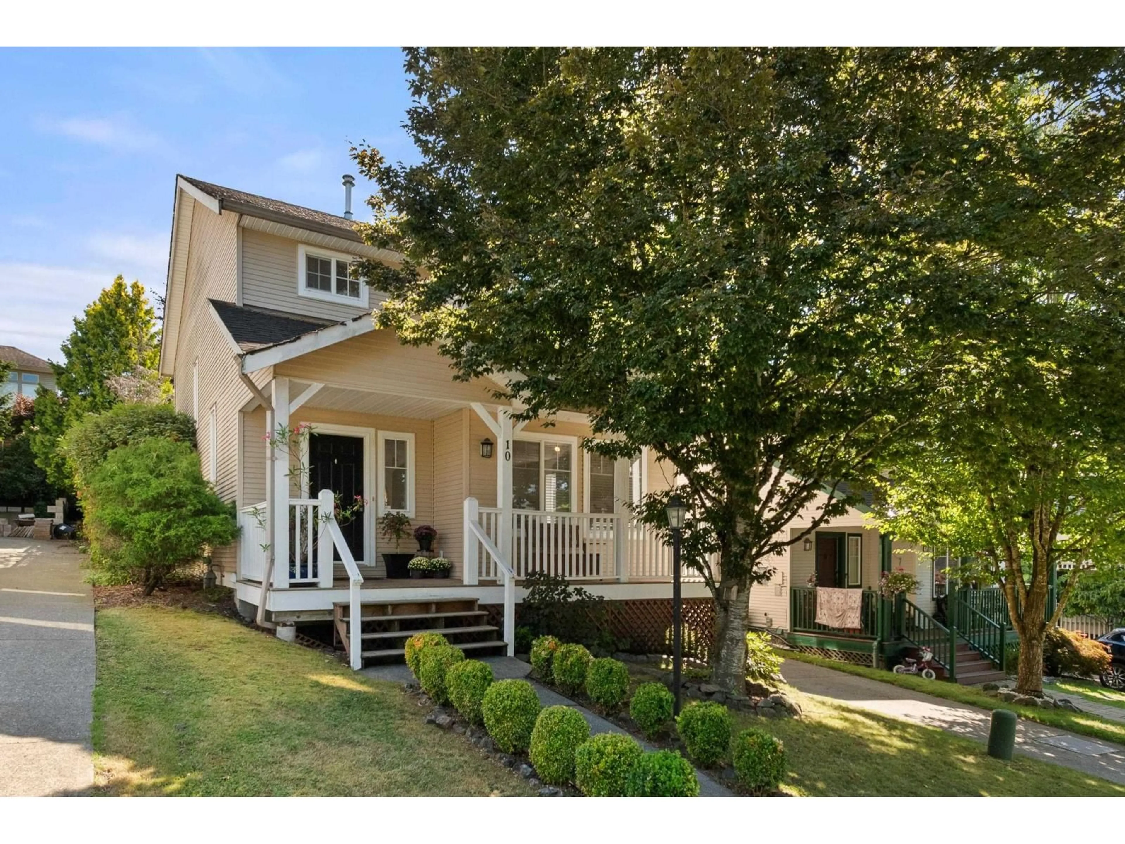 Home with vinyl exterior material, street for 10 - 46330 MULLINS ROAD, Chilliwack British Columbia V2R5N3