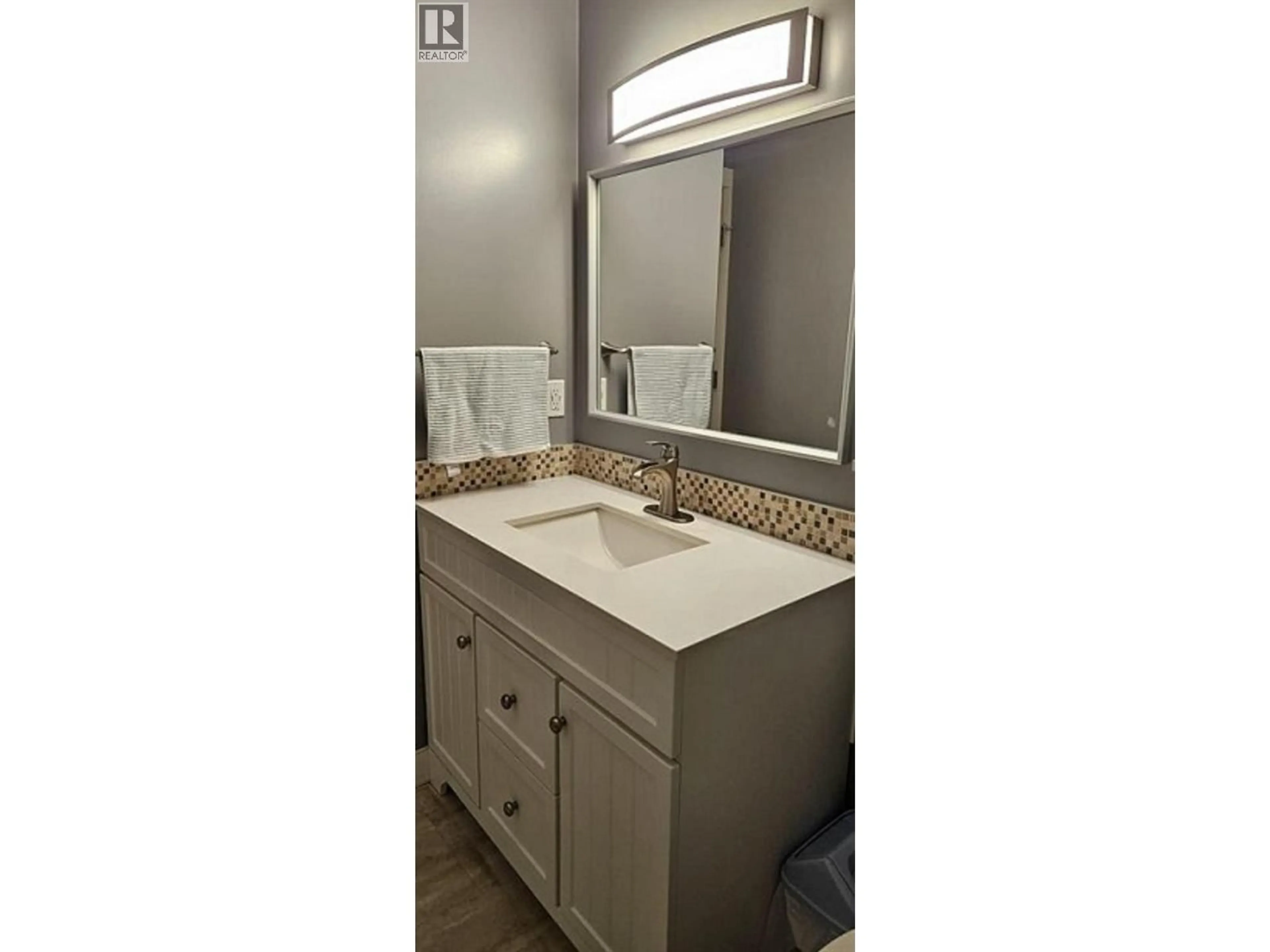 Contemporary bathroom, ceramic/tile floor for 20132 DITTON STREET, Maple Ridge British Columbia V2X9H4