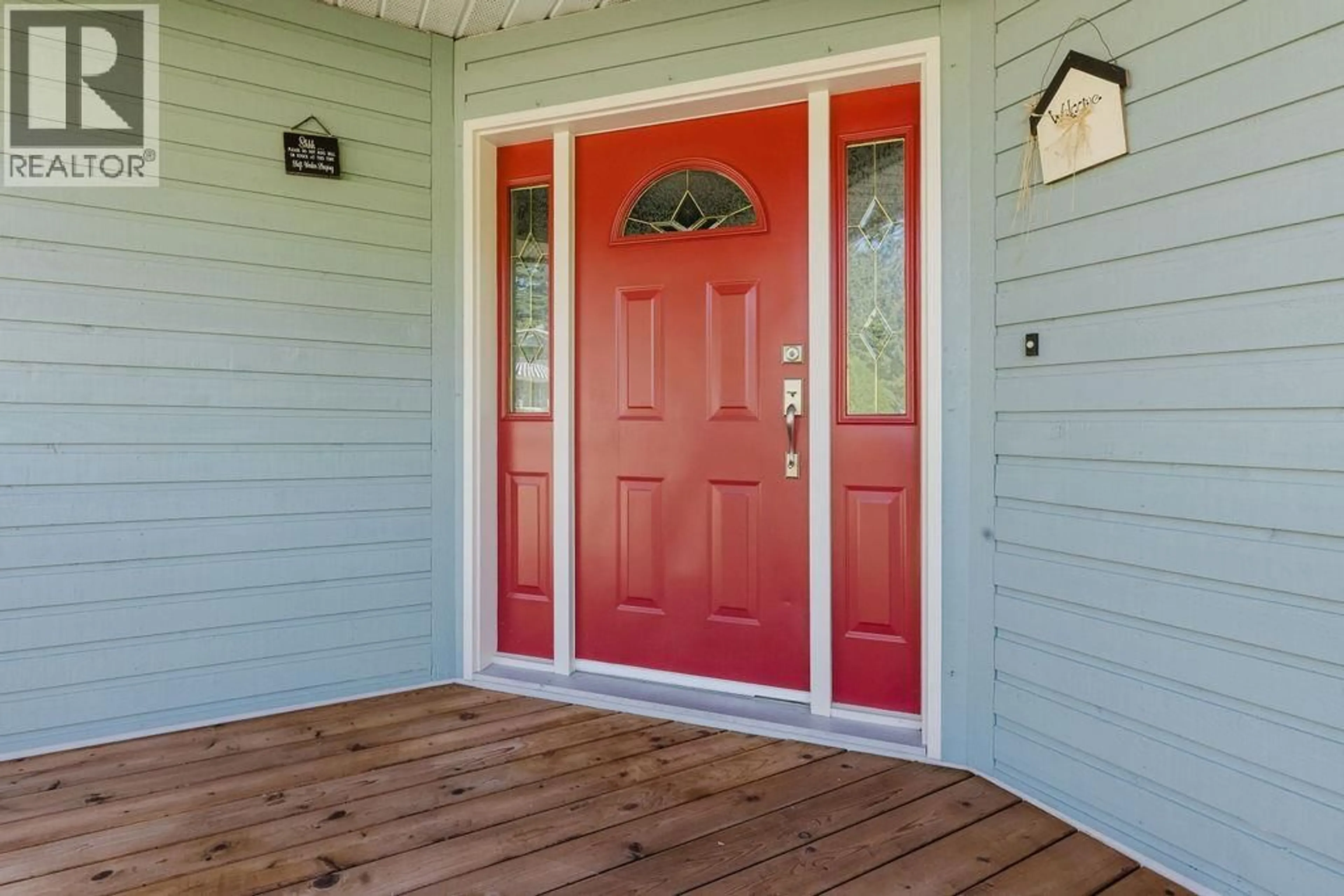 Indoor entryway for 1551 ISLANDVIEW DRIVE, Gibsons British Columbia V0N1V5