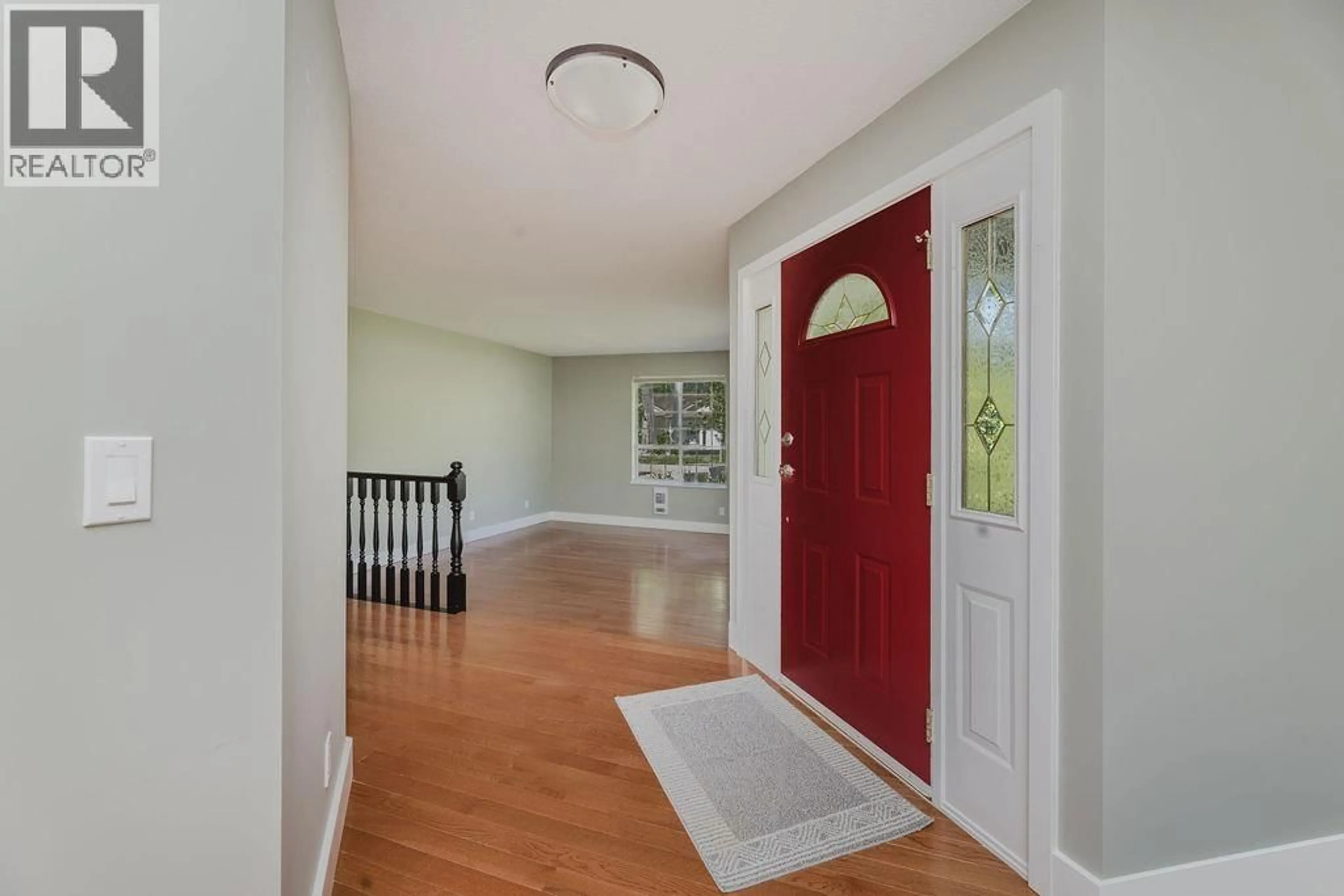 Indoor entryway for 1551 ISLANDVIEW DRIVE, Gibsons British Columbia V0N1V5