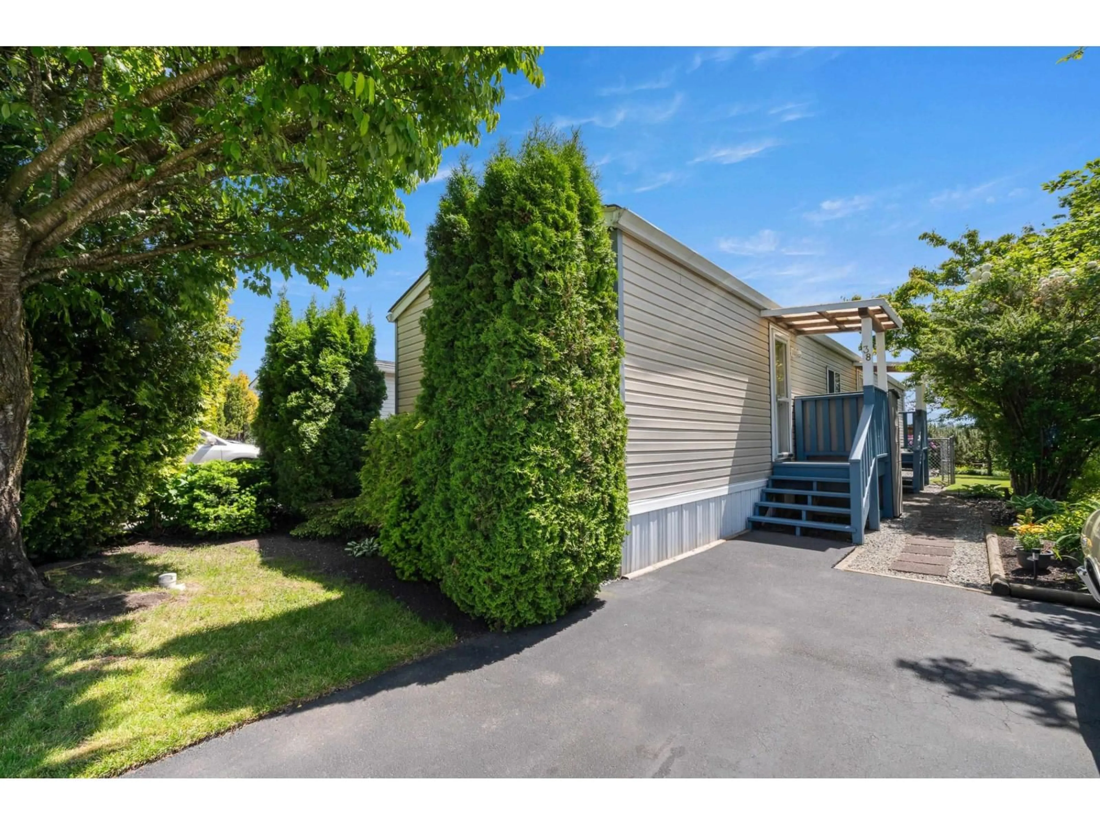 Home with vinyl exterior material, street for 38 - 41168 LOUGHEED, Mission British Columbia V0M1G0