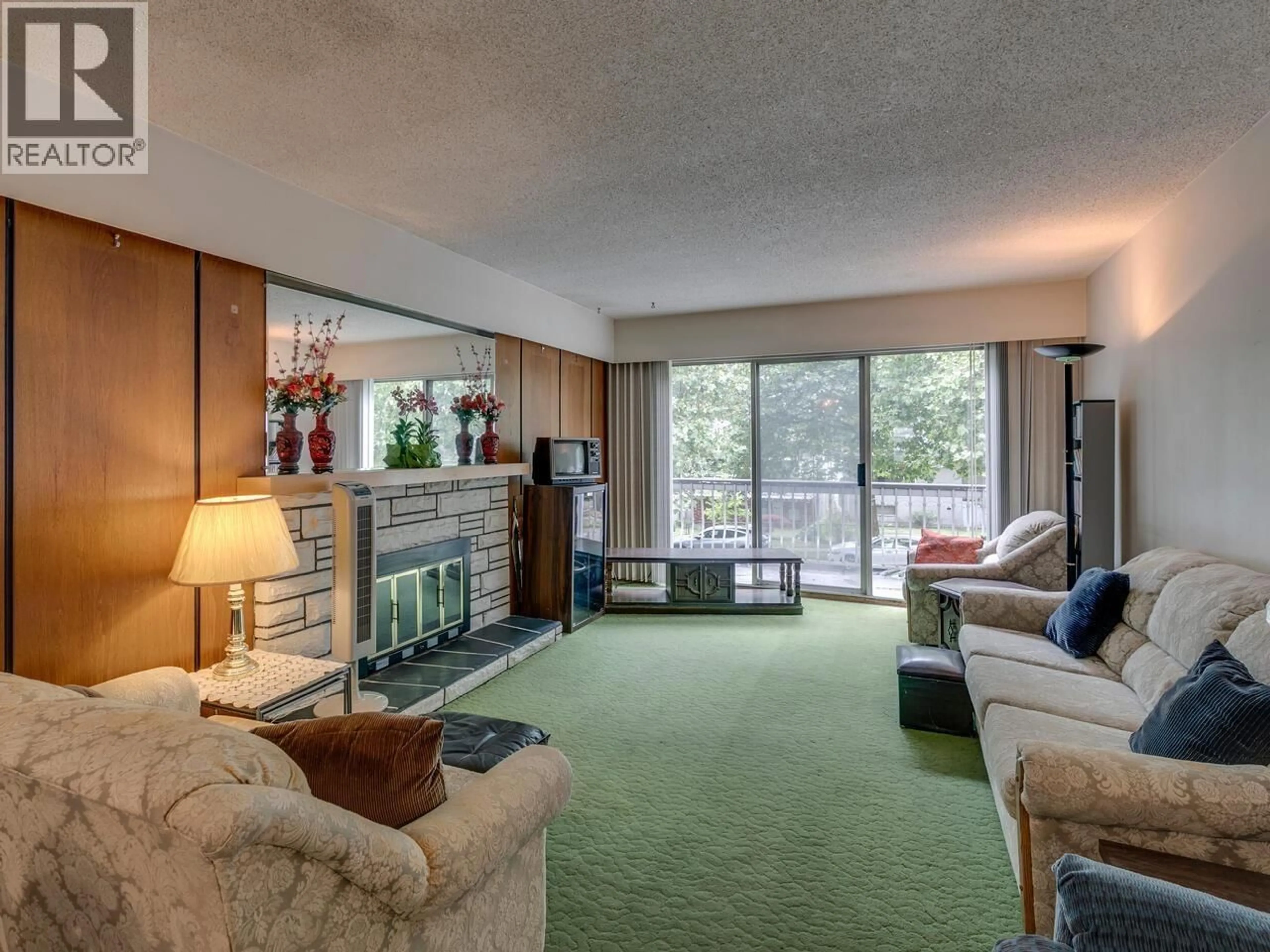 Living room with furniture, carpet floor for 6740 CULLODEN STREET, Vancouver British Columbia V5X4J4