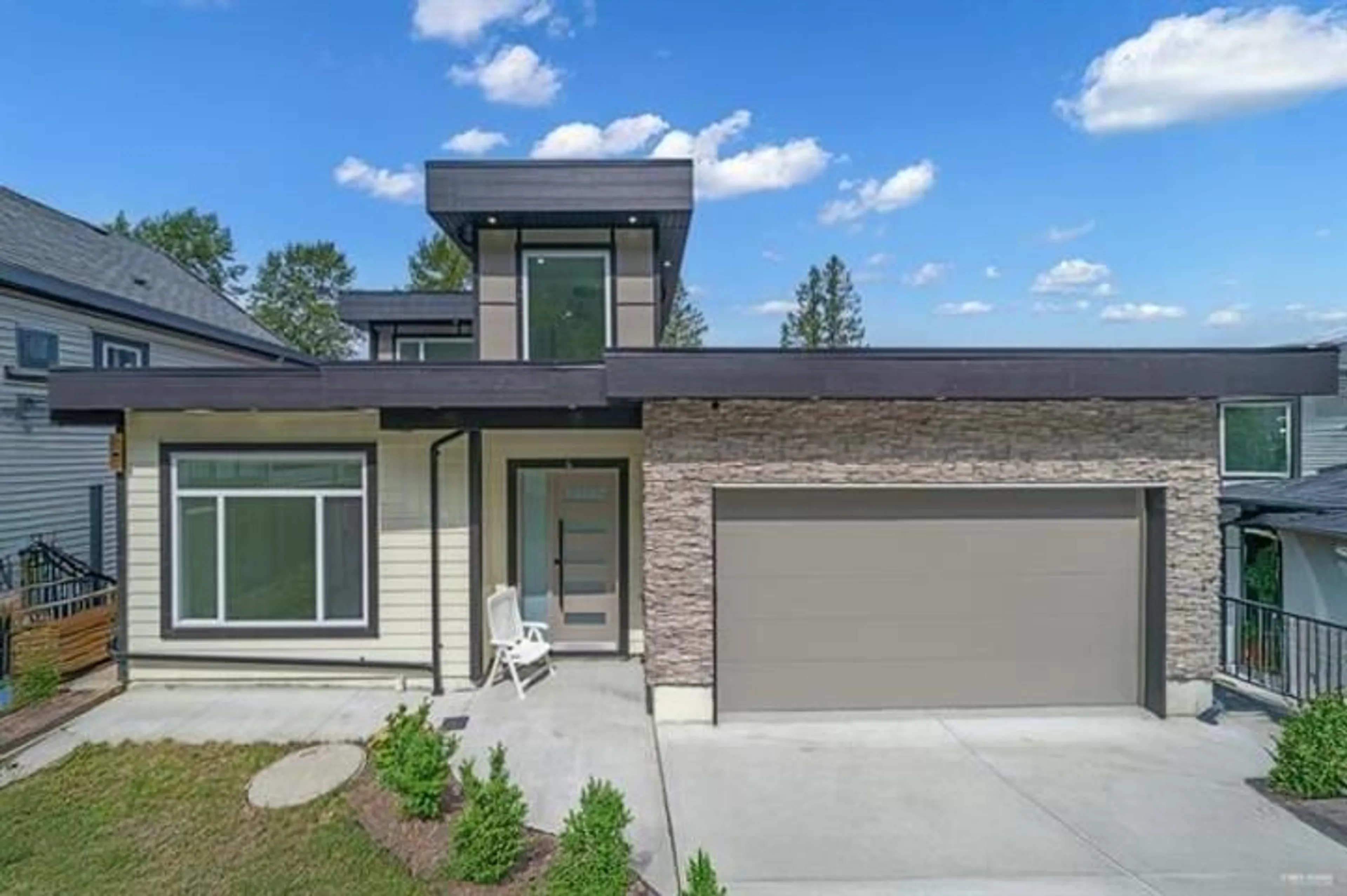 Home with brick exterior material, mountain view for 4 - 5988 LINDEMAN STREET, Chilliwack British Columbia V2R0R9