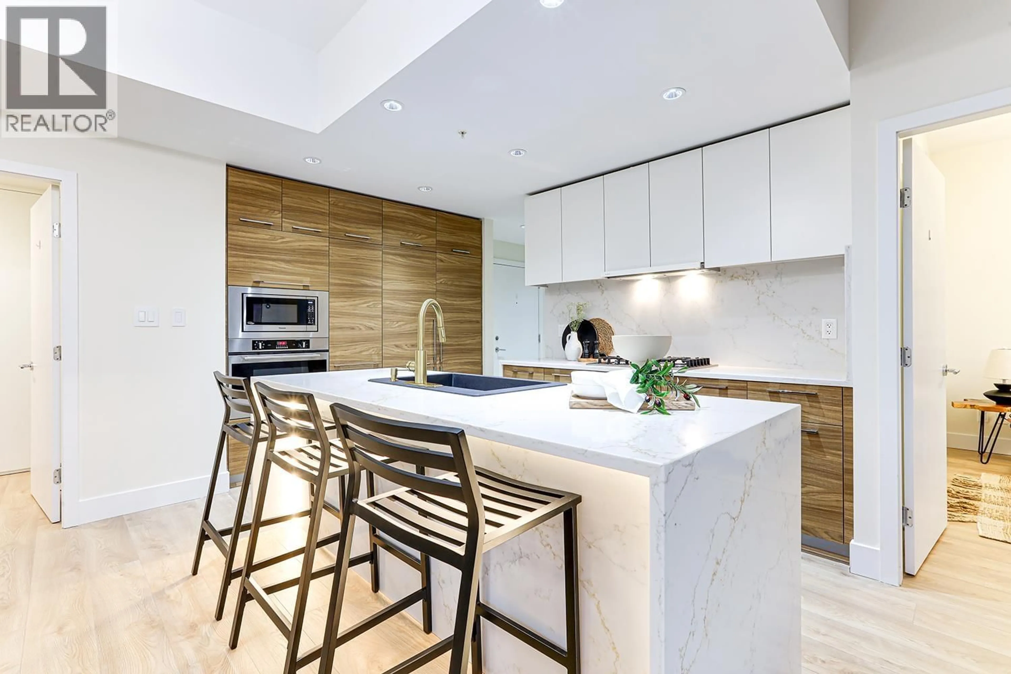 Contemporary kitchen, unknown for 4302 - 1188 PINETREE WAY, Coquitlam British Columbia V3B0K9