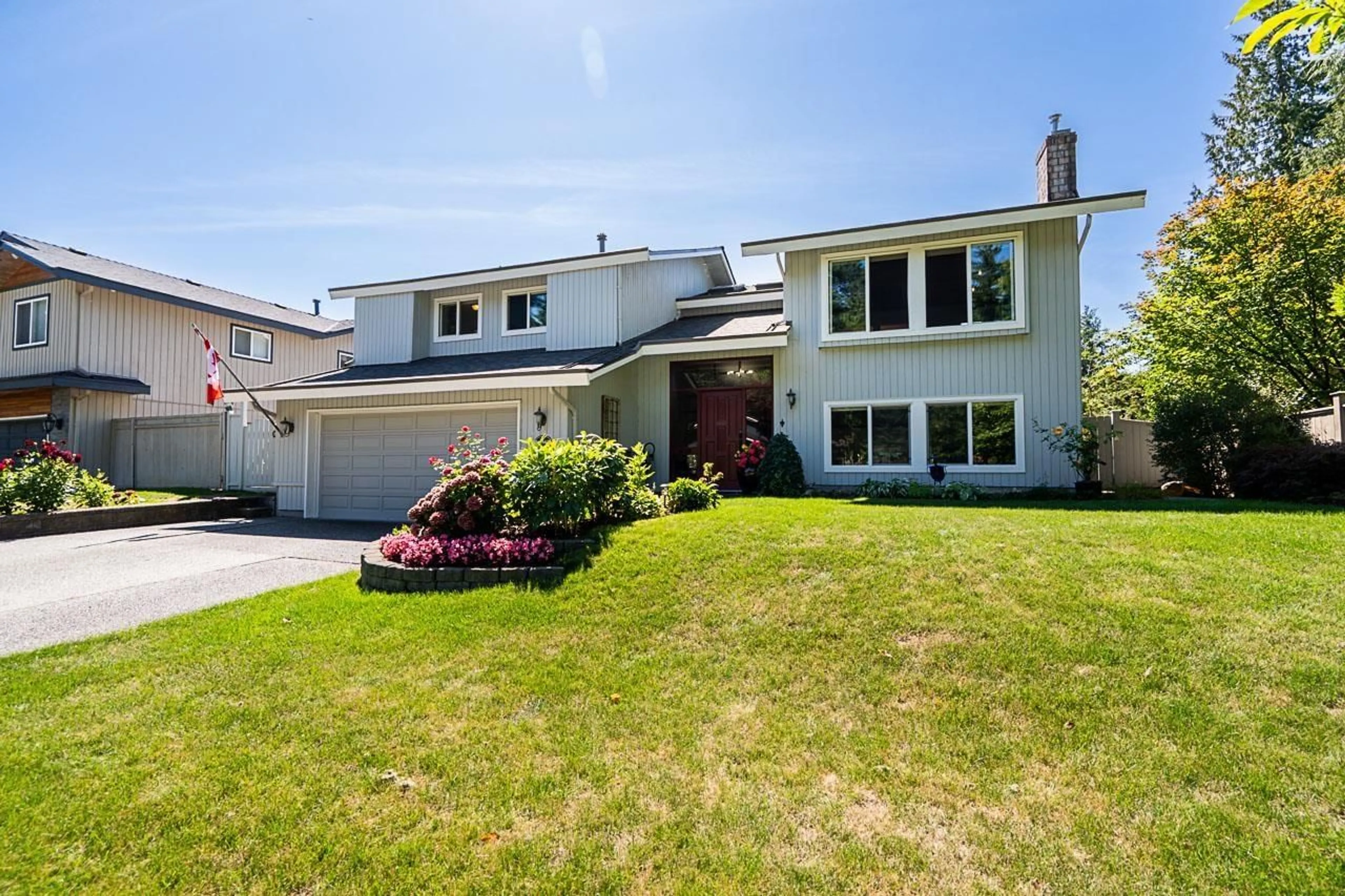 Home with vinyl exterior material, street for 11562 COMMONWEALTH, Delta British Columbia V4E2N1