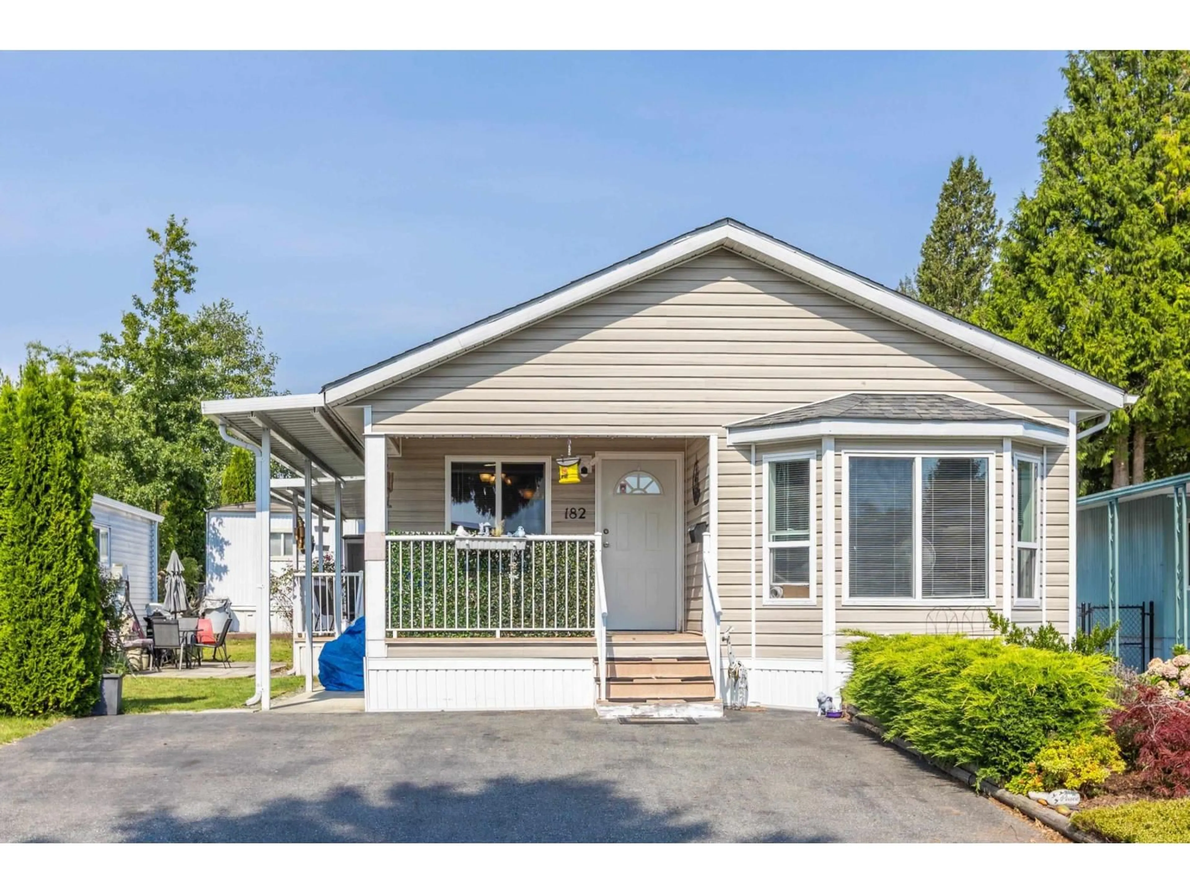Home with vinyl exterior material, street for 182 - 1840 160, Surrey British Columbia V4A4X4