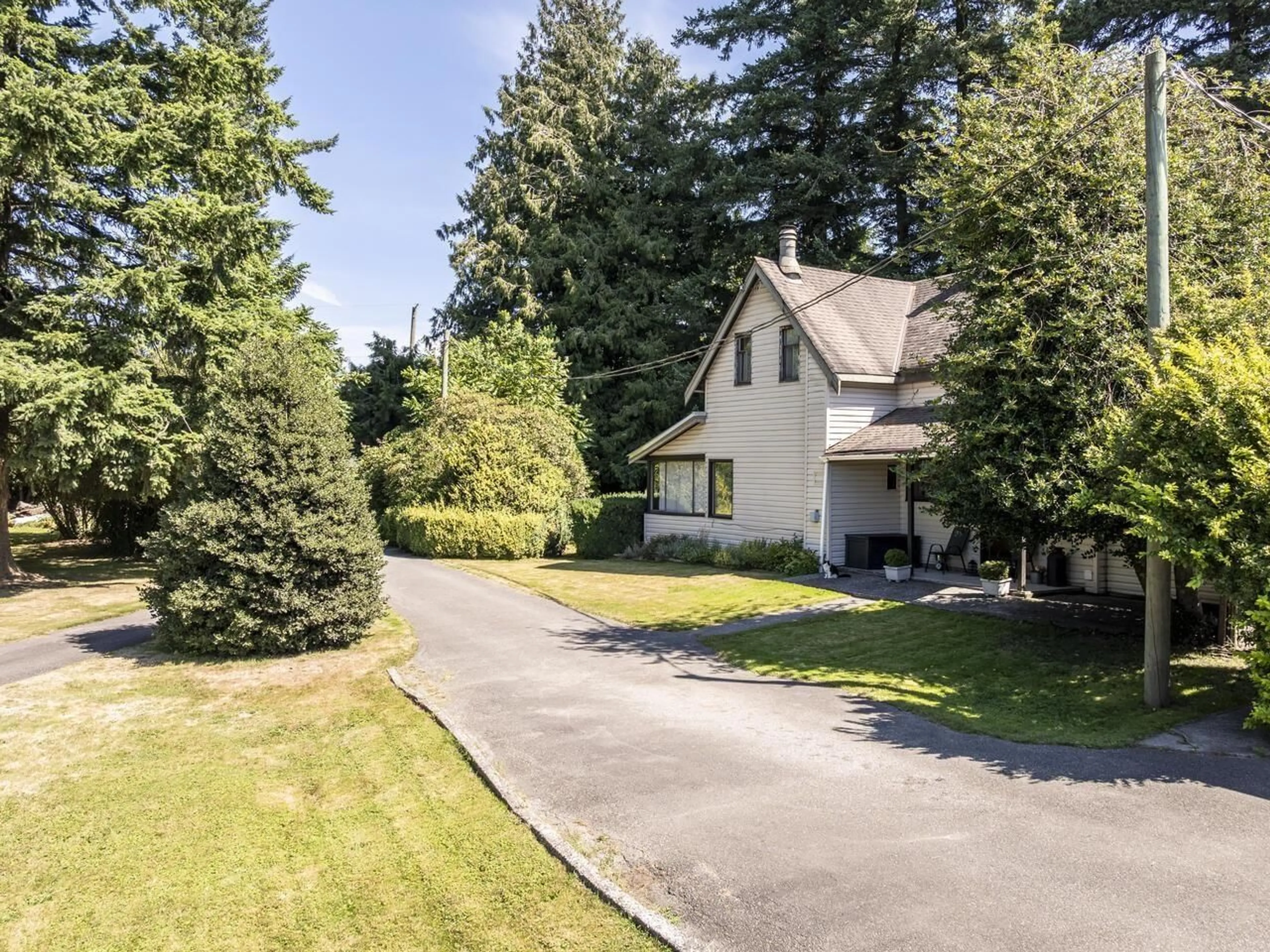 A pic from outside/outdoor area/front of a property/back of a property/a pic from drone, street for 8153 RIVER SOUTH, Mission British Columbia V0M1H0