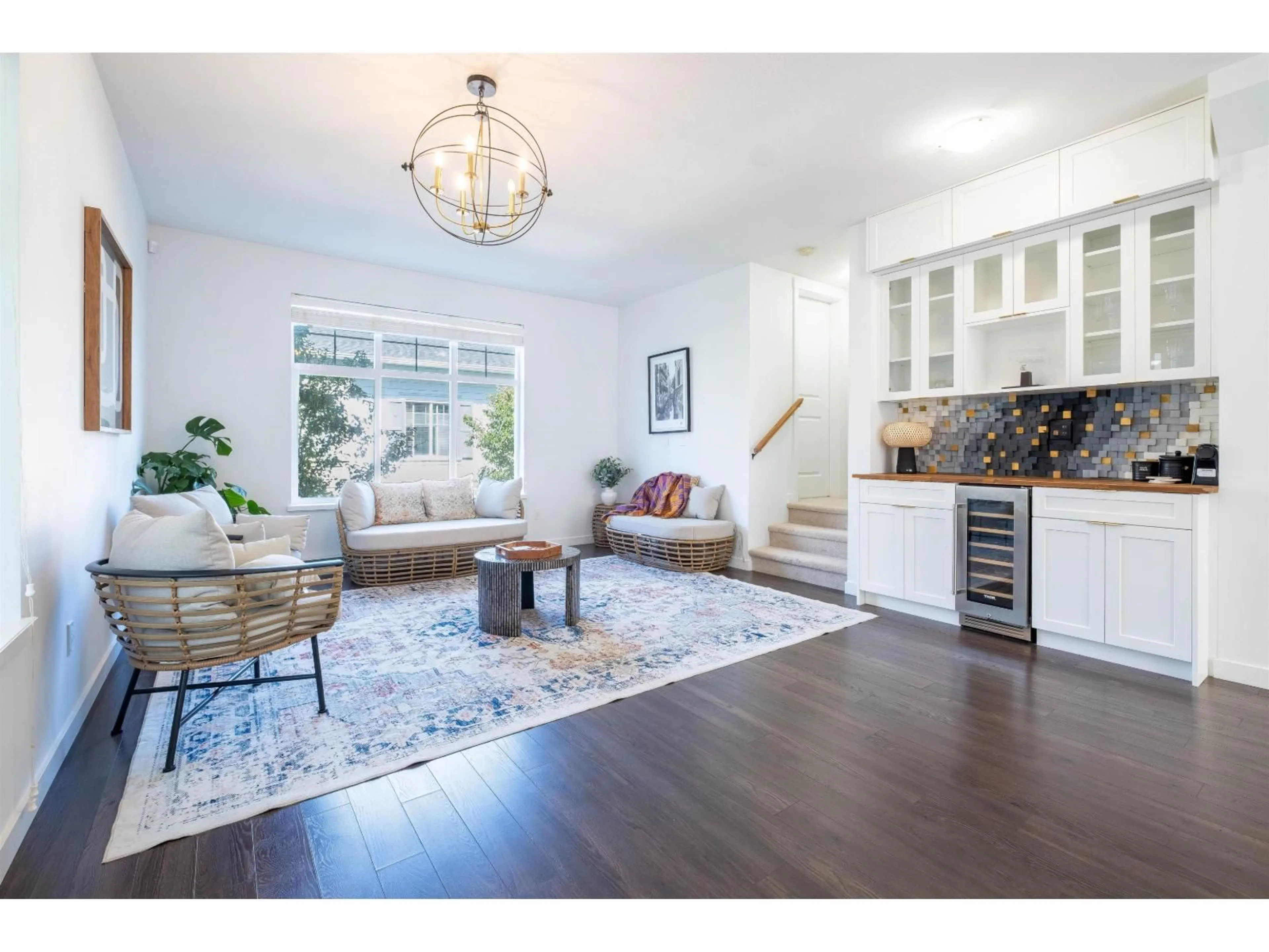 Open concept kitchen, wood/laminate floor for 100 - 15268 28, Surrey British Columbia V3W4E6