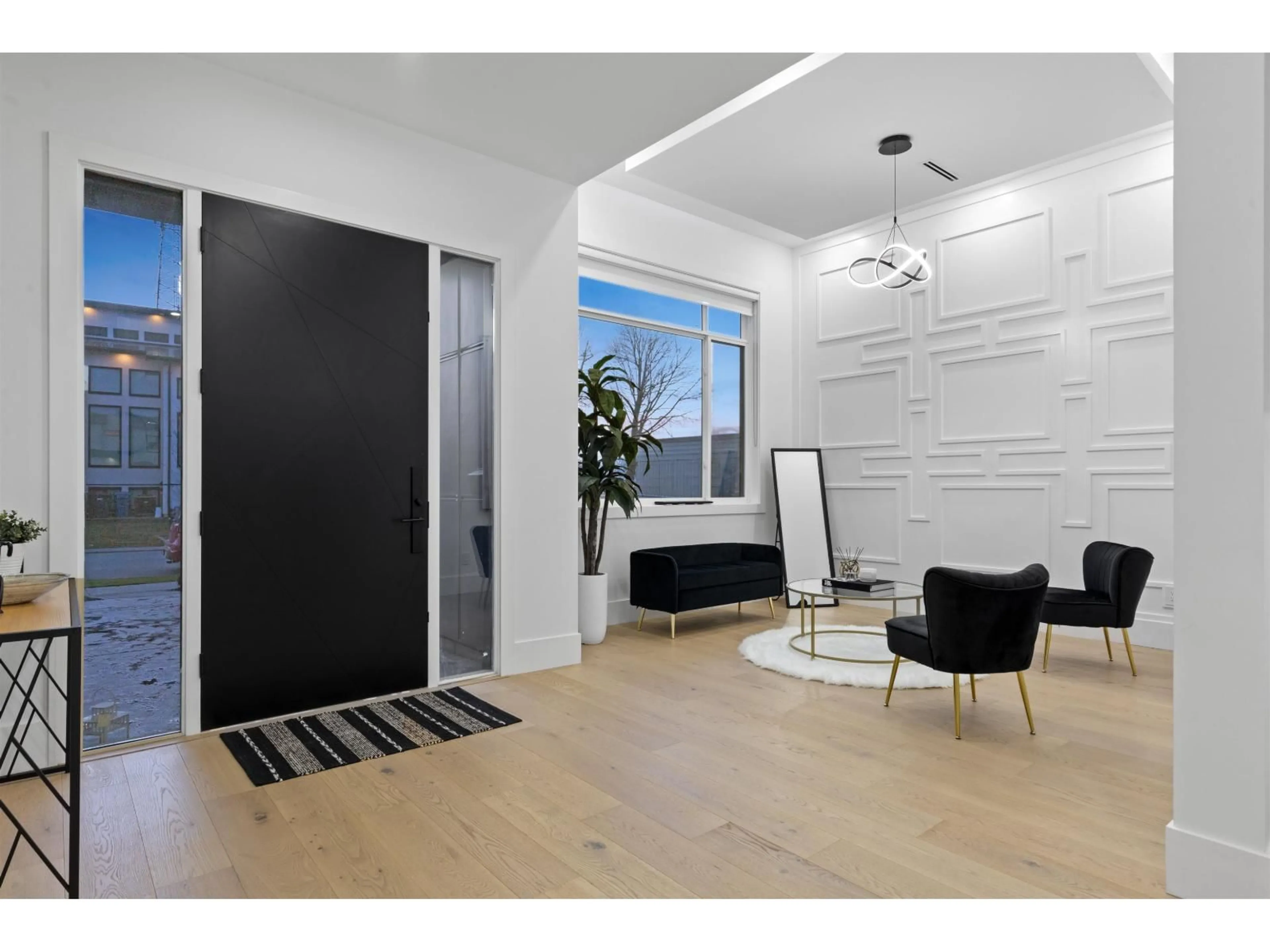 Indoor entryway for 2786 MONTANA, Abbotsford British Columbia V3G0C4