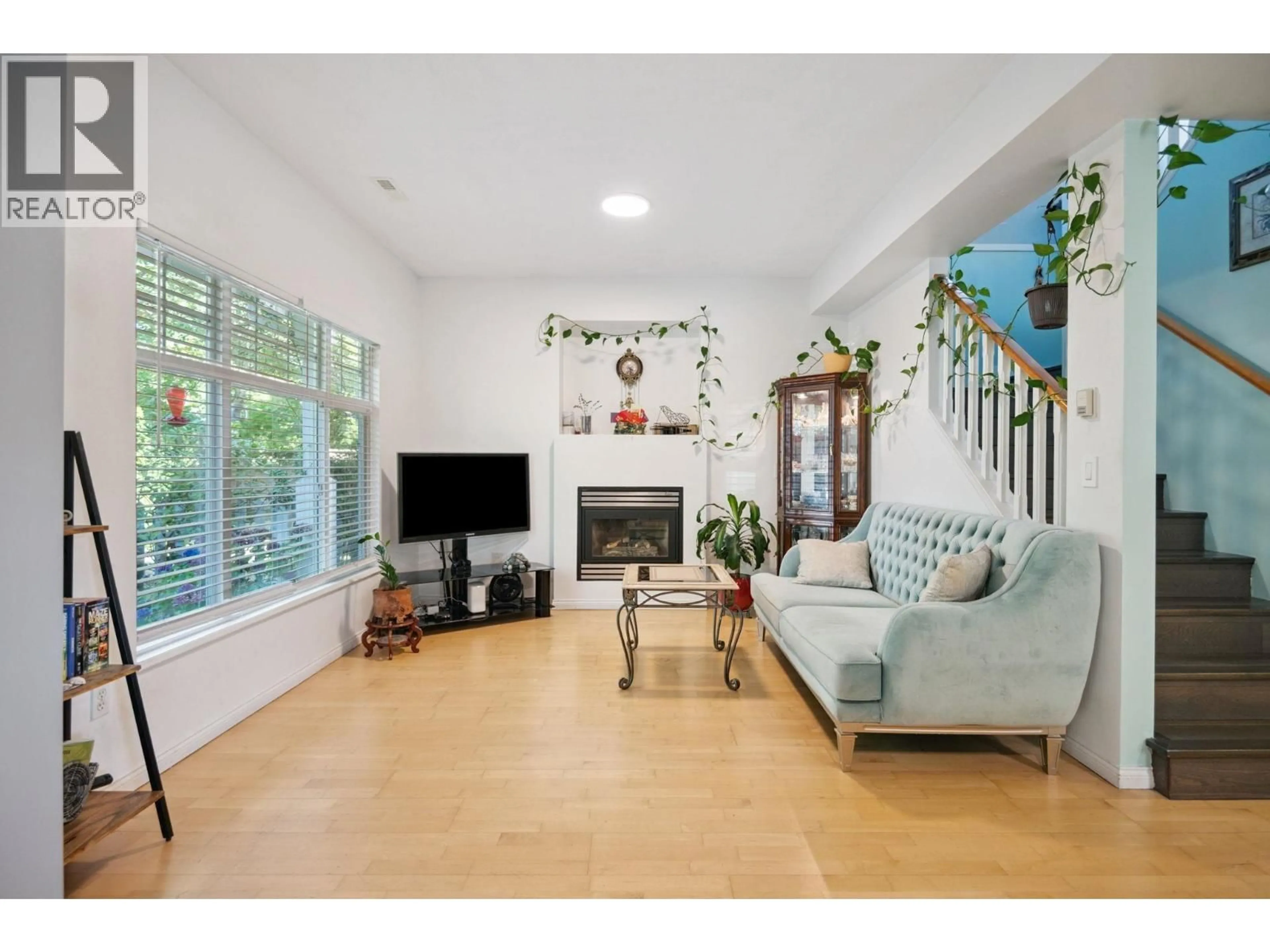 Living room with furniture, unknown for 38 - 4711 BLAIR DRIVE, Richmond British Columbia V6X4E6