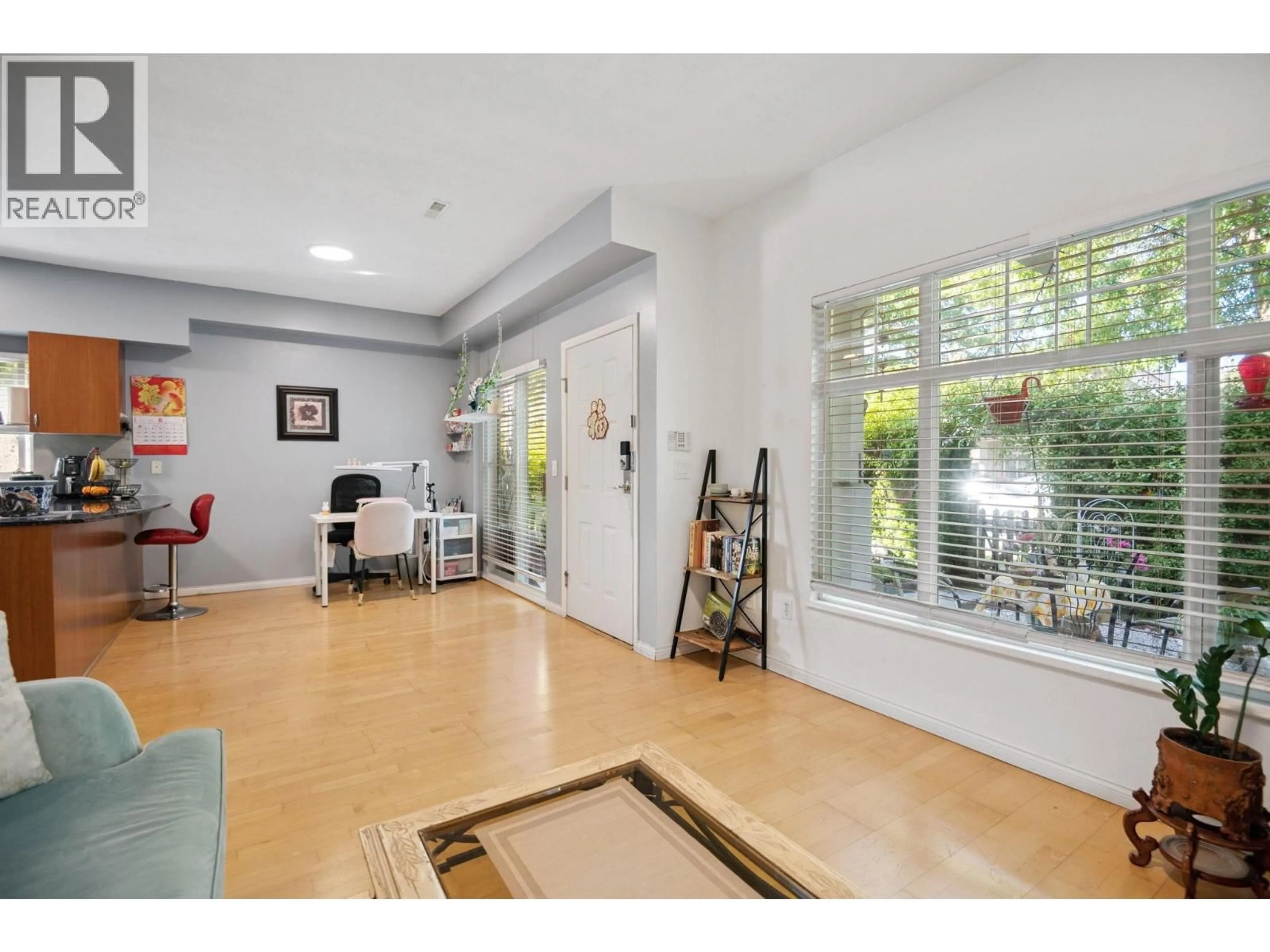 Indoor foyer for 38 - 4711 BLAIR DRIVE, Richmond British Columbia V6X4E6