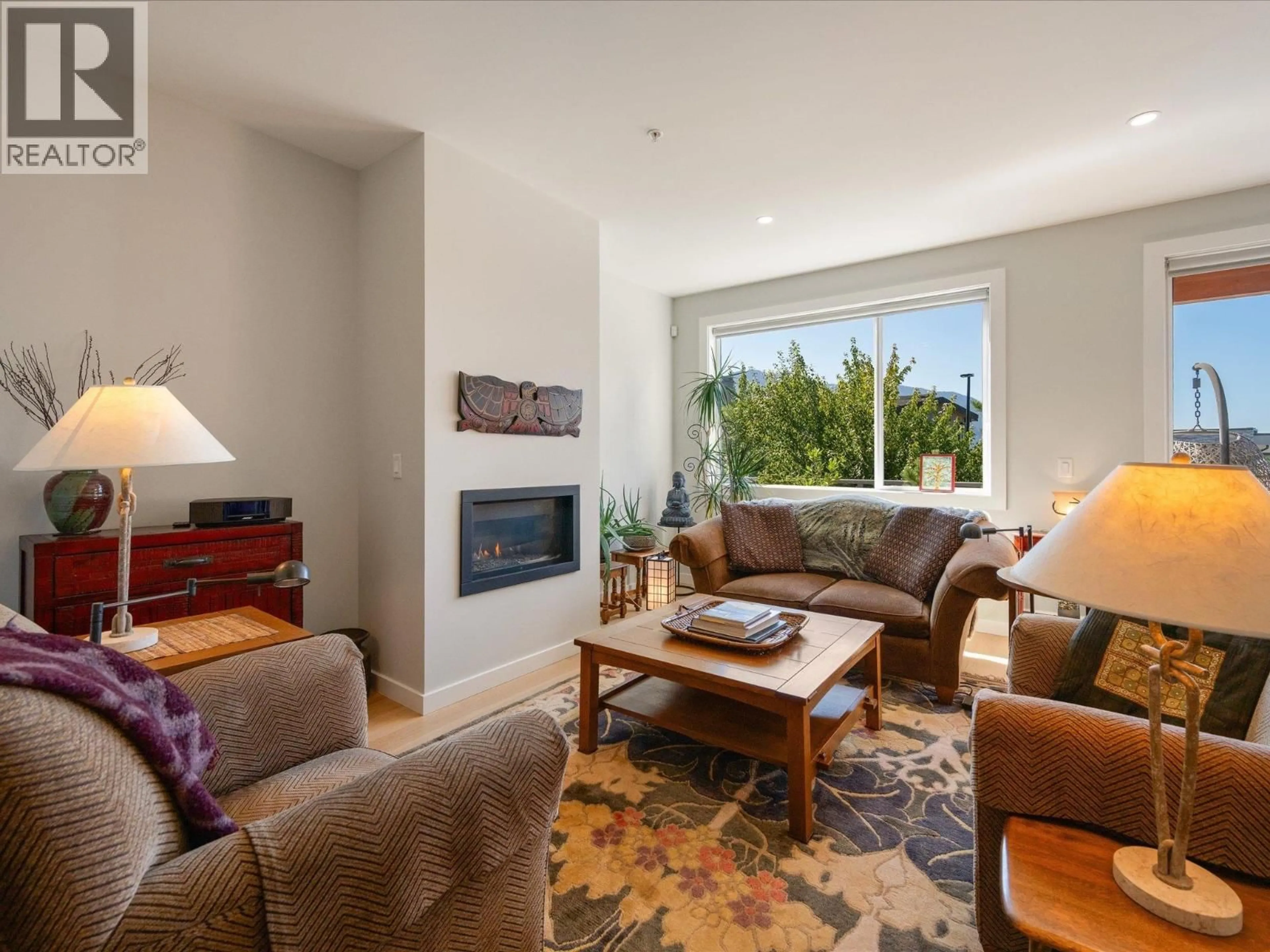 Living room with furniture, unknown for 41312 HORIZON DRIVE, Squamish British Columbia V8B0Y7