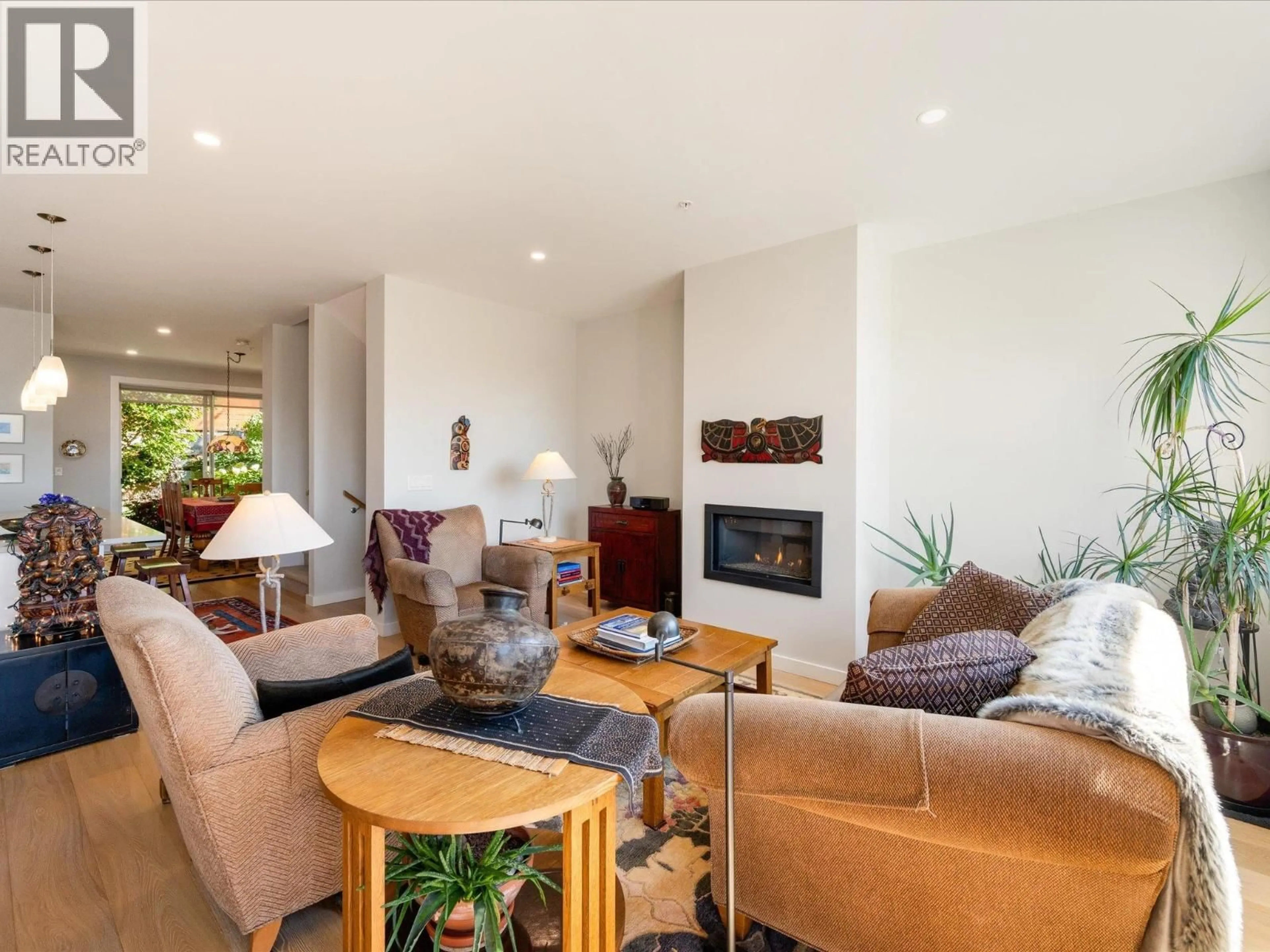 Living room with furniture, unknown for 41312 HORIZON DRIVE, Squamish British Columbia V8B0Y7