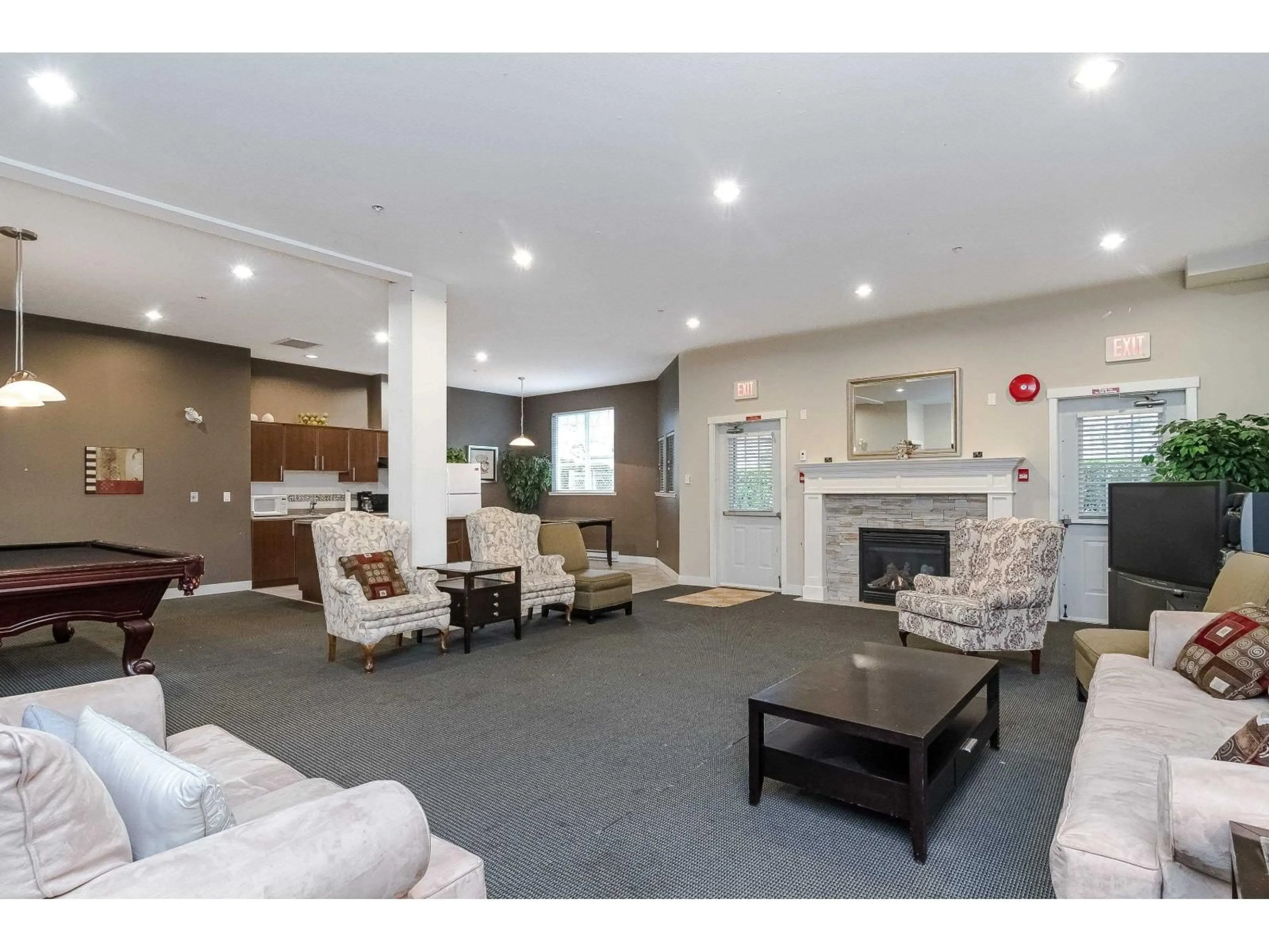 Lobby for 305 - 19340 65, Surrey British Columbia V4N0A3