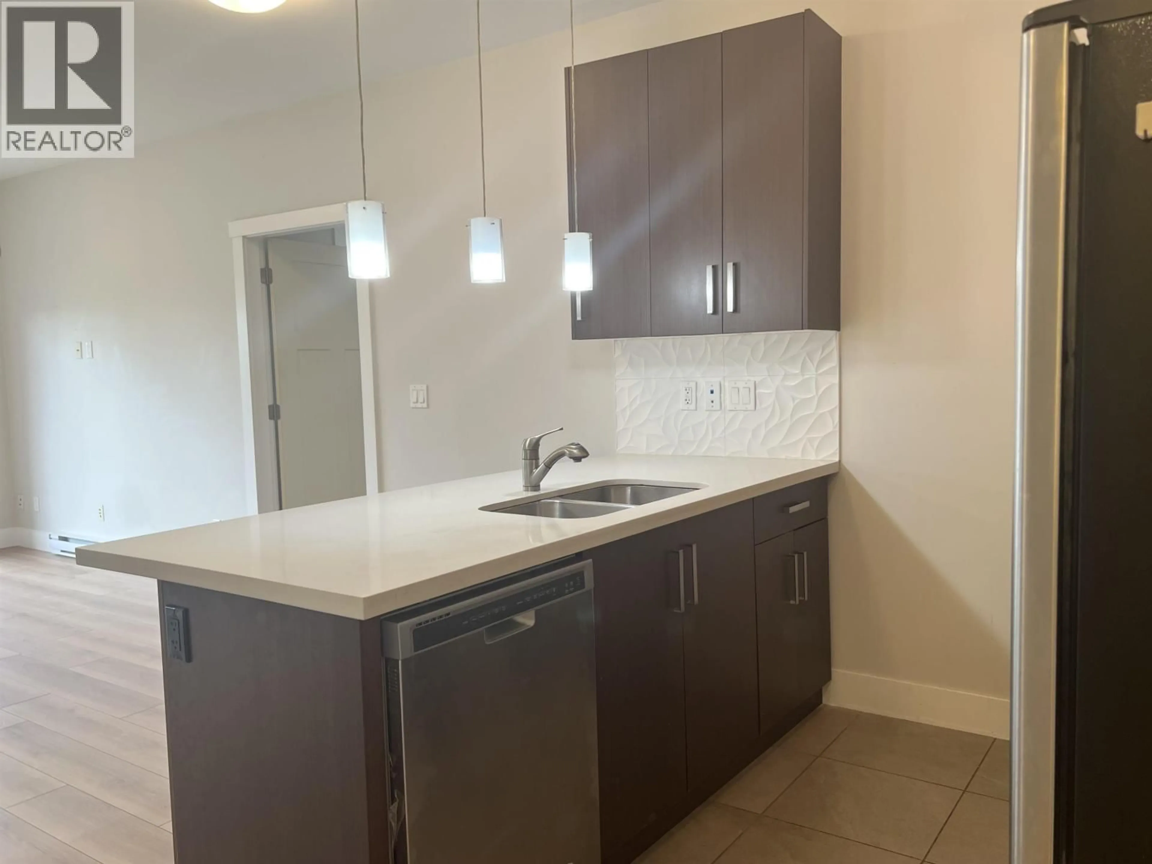 Standard kitchen, unknown for 205 - 5288 BERESFORD STREET, Burnaby British Columbia V5J1H9