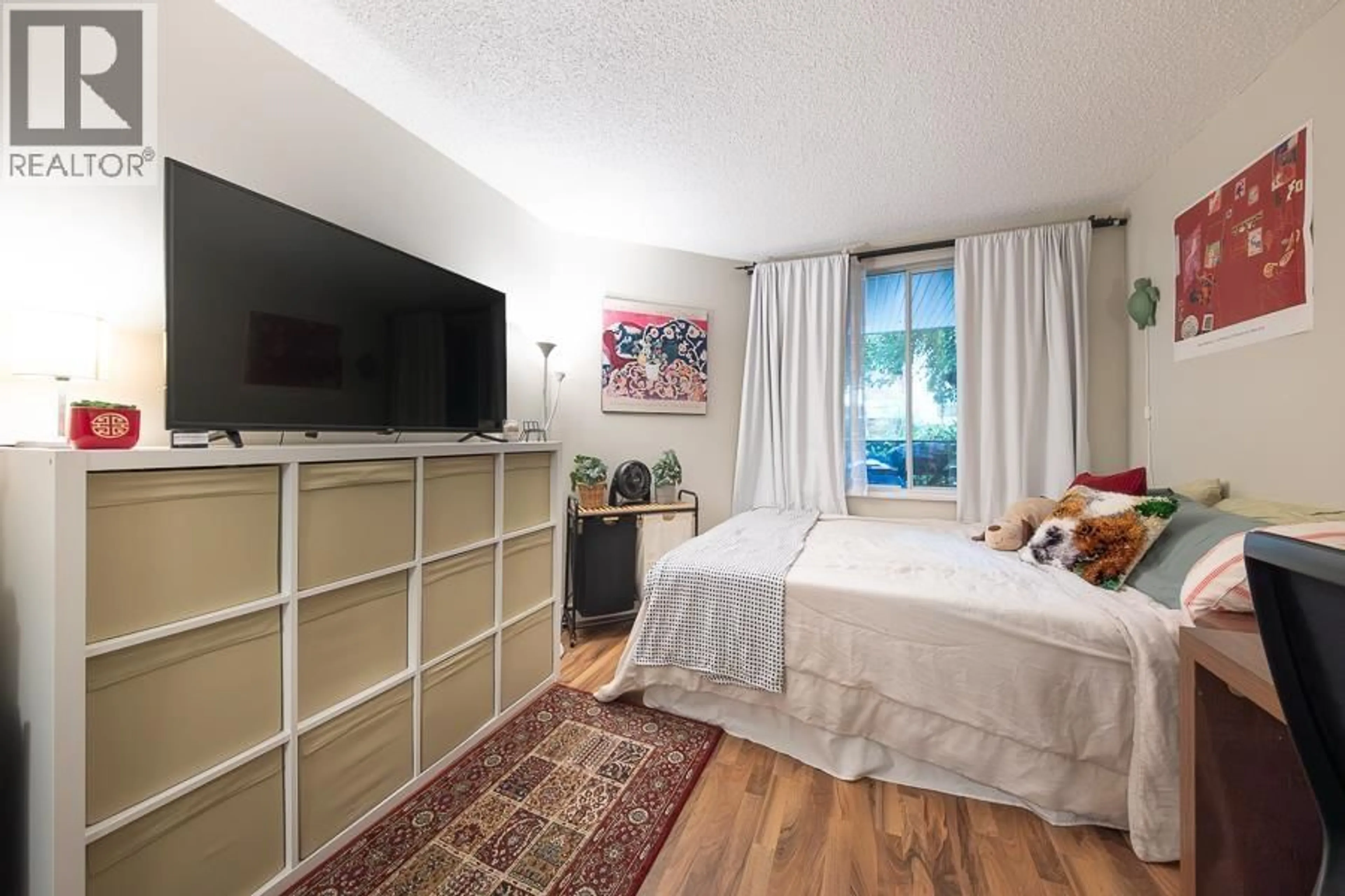 A pic of a room for 209 - 1345 COMOX STREET, Vancouver British Columbia V6E4E4