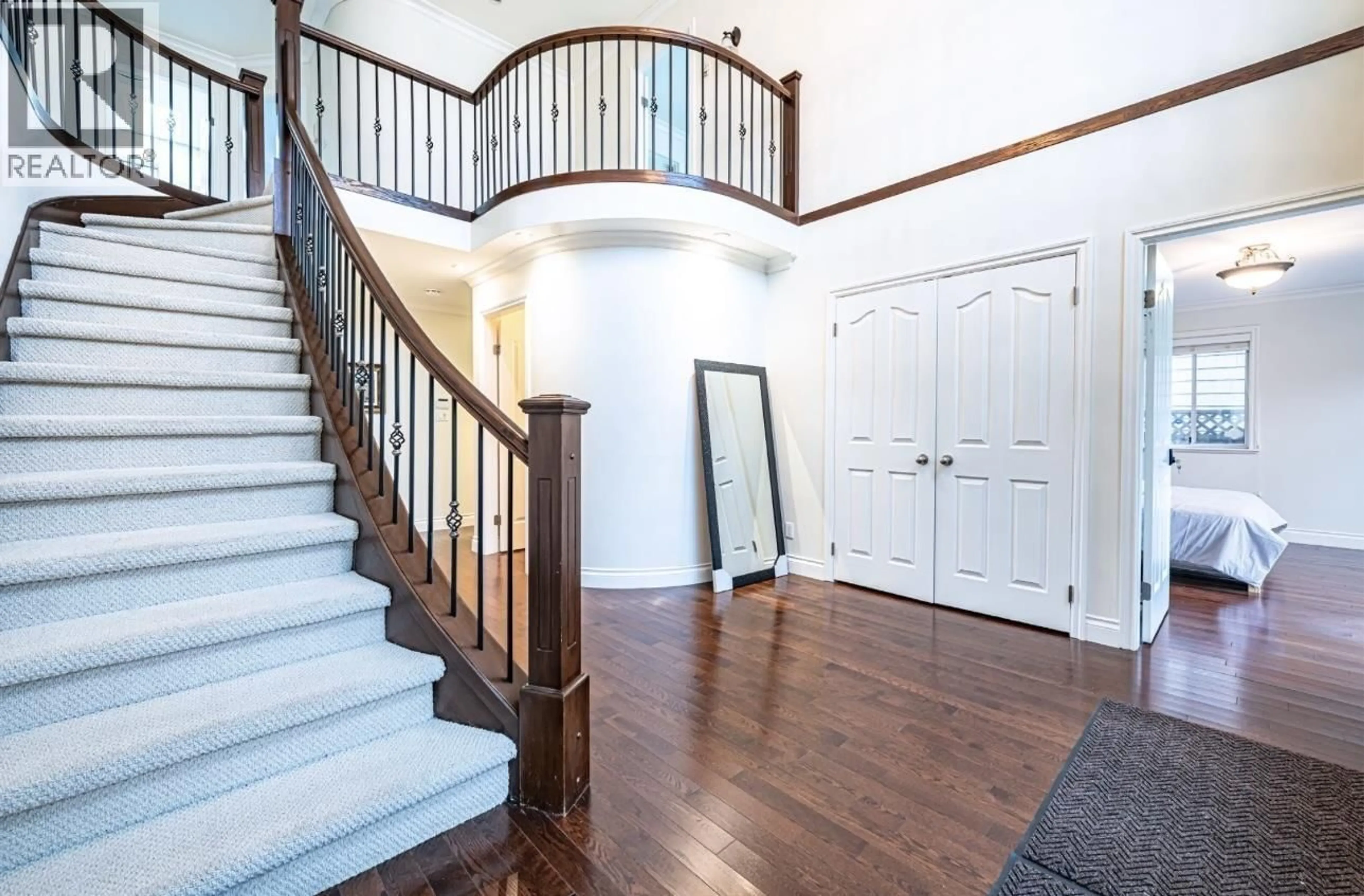 Indoor entryway for 4570 13TH AVENUE, Vancouver British Columbia V6R2V4