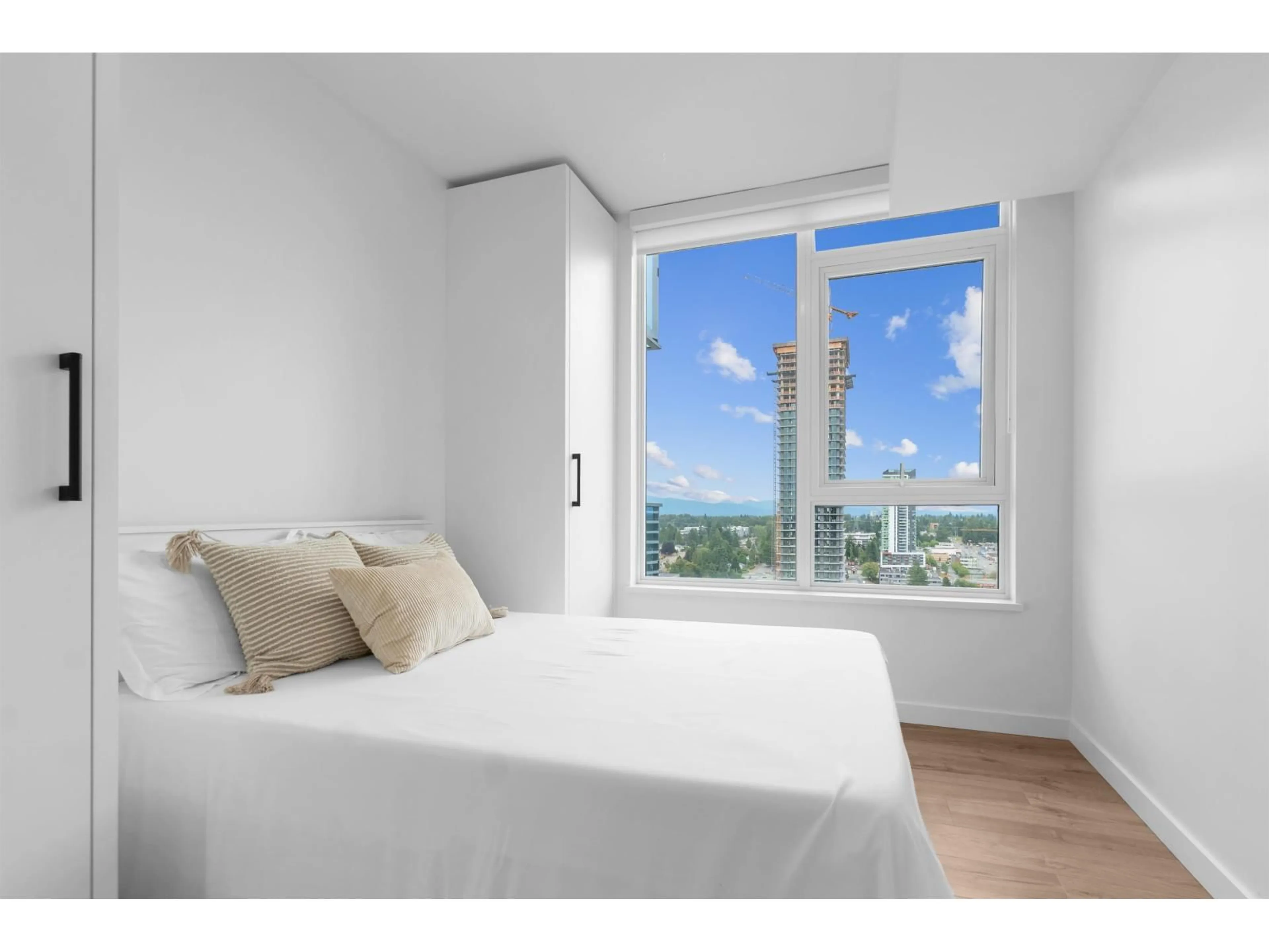 Bedroom with bed, unknown for 2508 - 13428 105, Surrey British Columbia V3T0S6