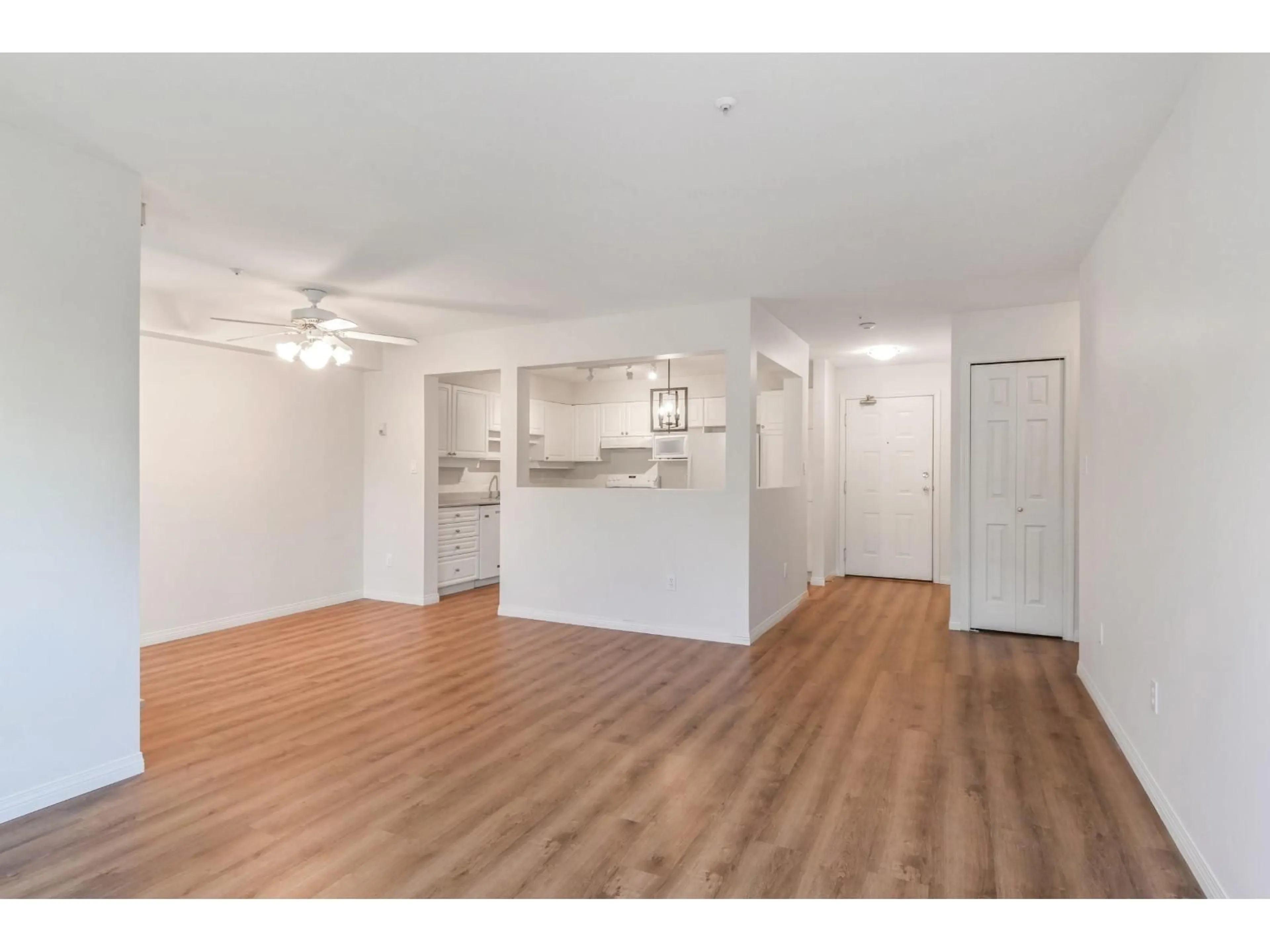 A pic of a room for 205 - 5909 177B, Surrey British Columbia V3S4J7
