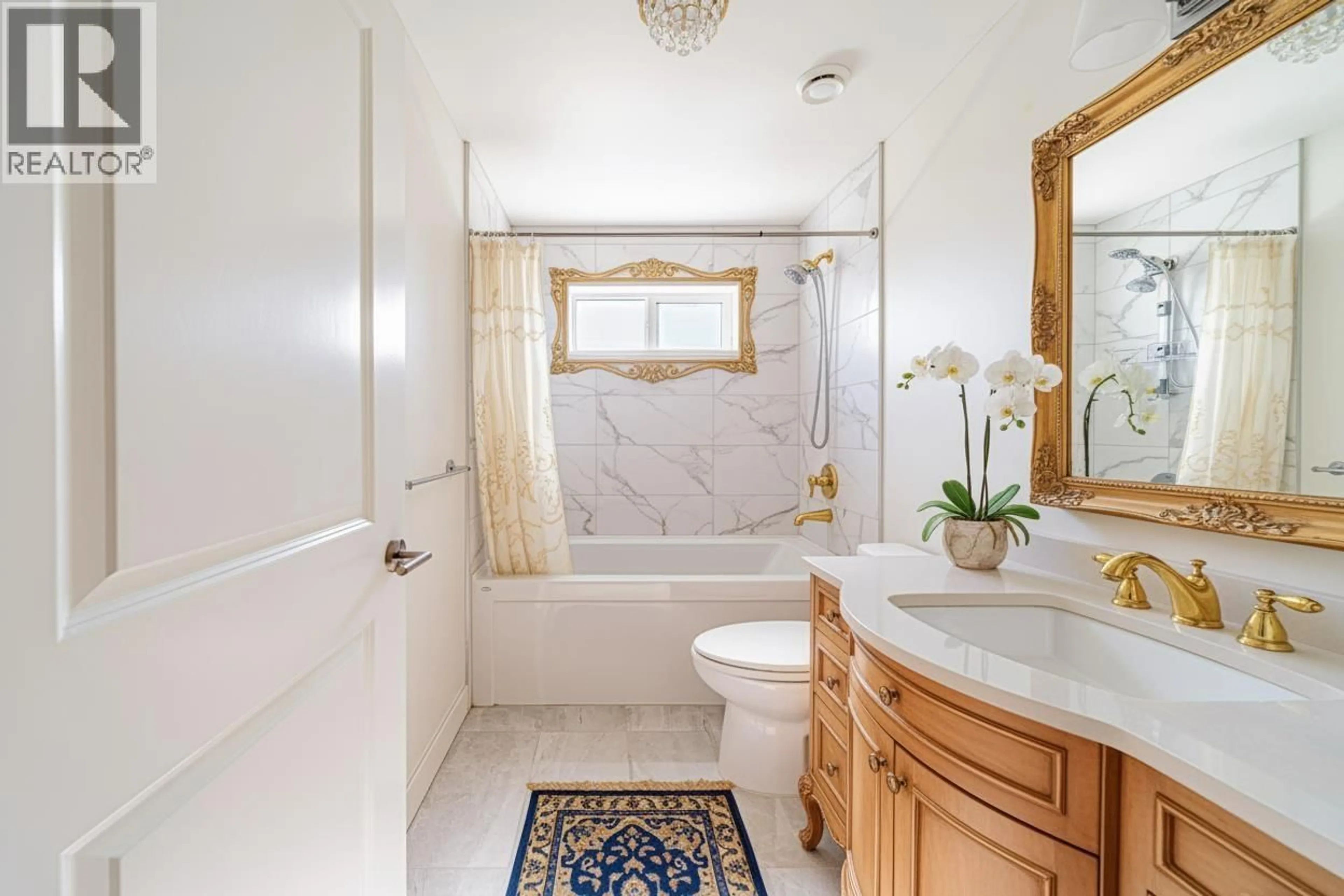 Standard bathroom, ceramic/tile floor for 4 - 9080 NO. 2 ROAD, Richmond British Columbia V7E2C7