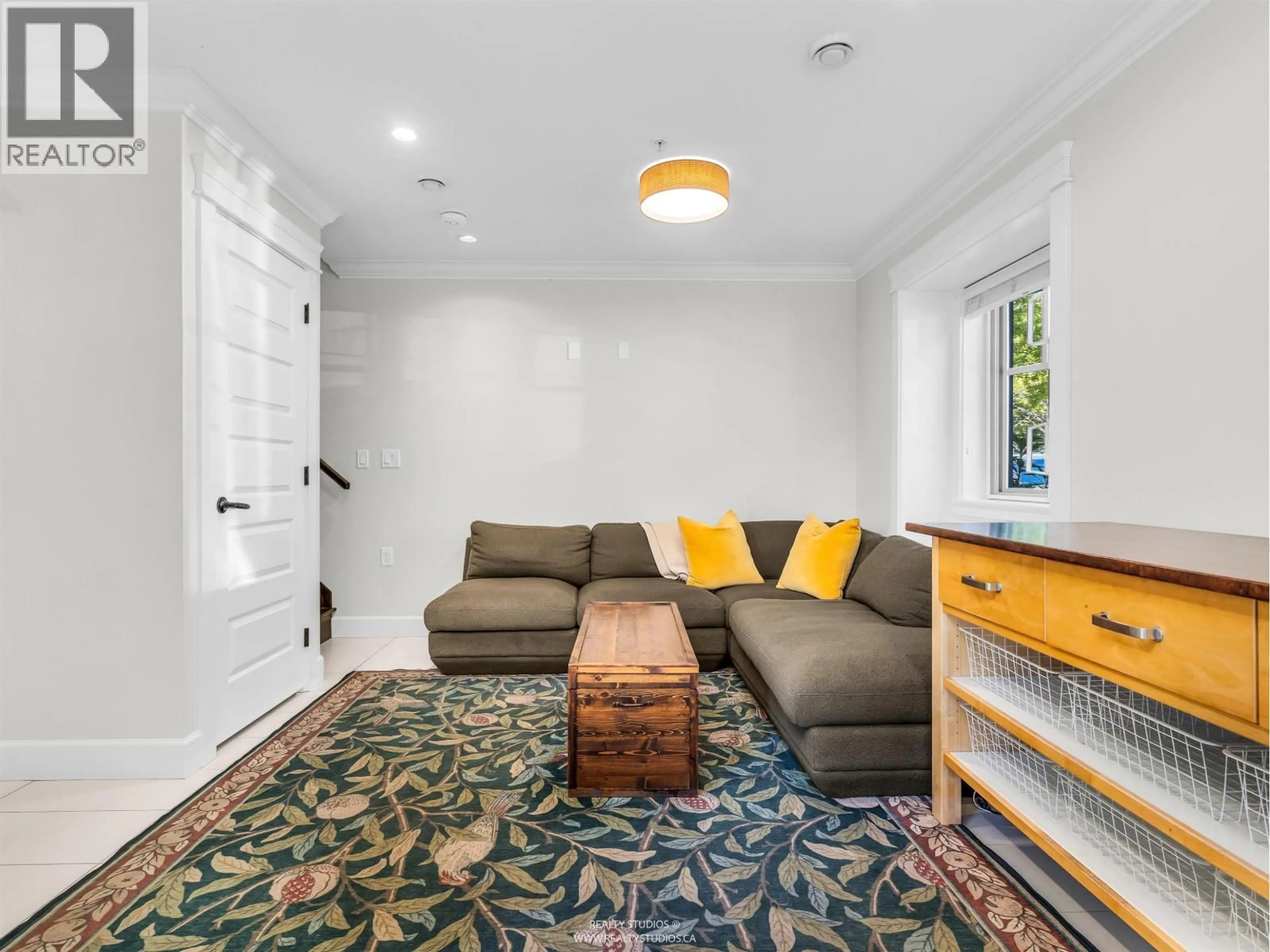 Living room with furniture, carpet floor for 3103 ST. GEORGE STREET, Vancouver British Columbia V5T3R9