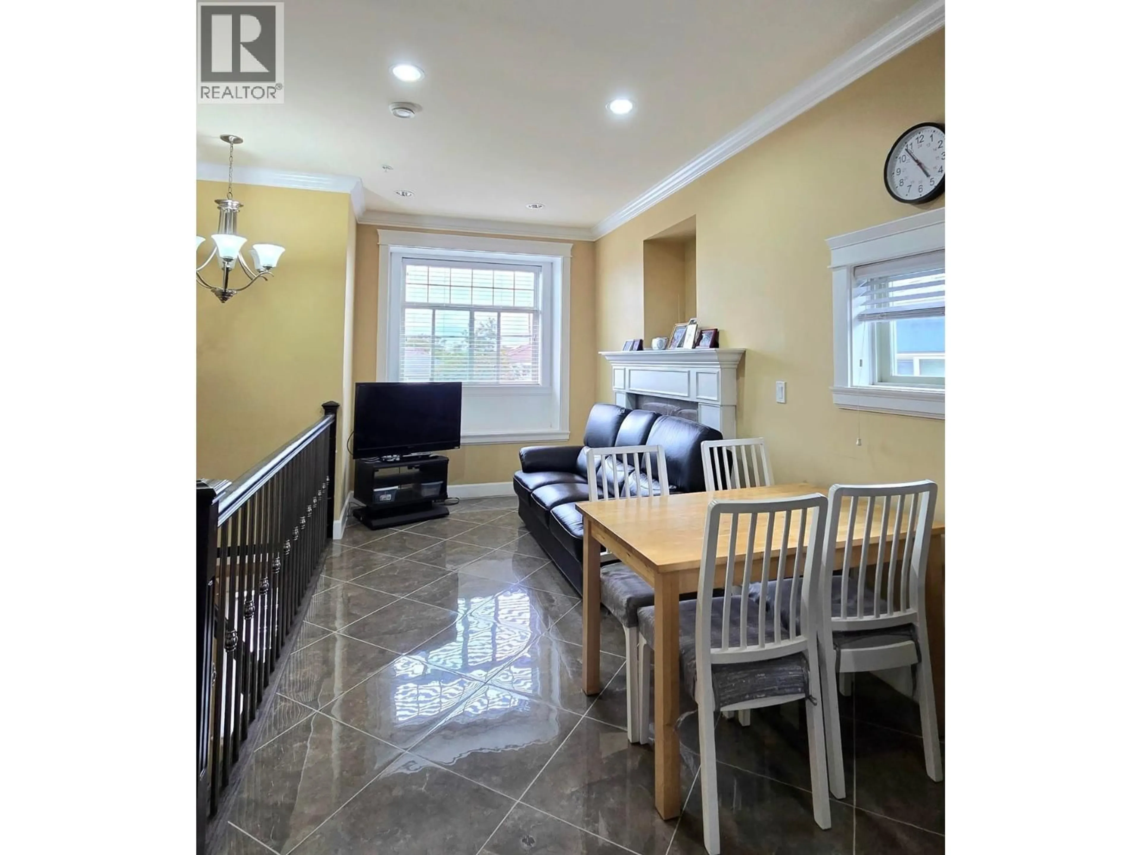 Unknown for 6056 VICTORIA DRIVE, Vancouver British Columbia V5P3X3