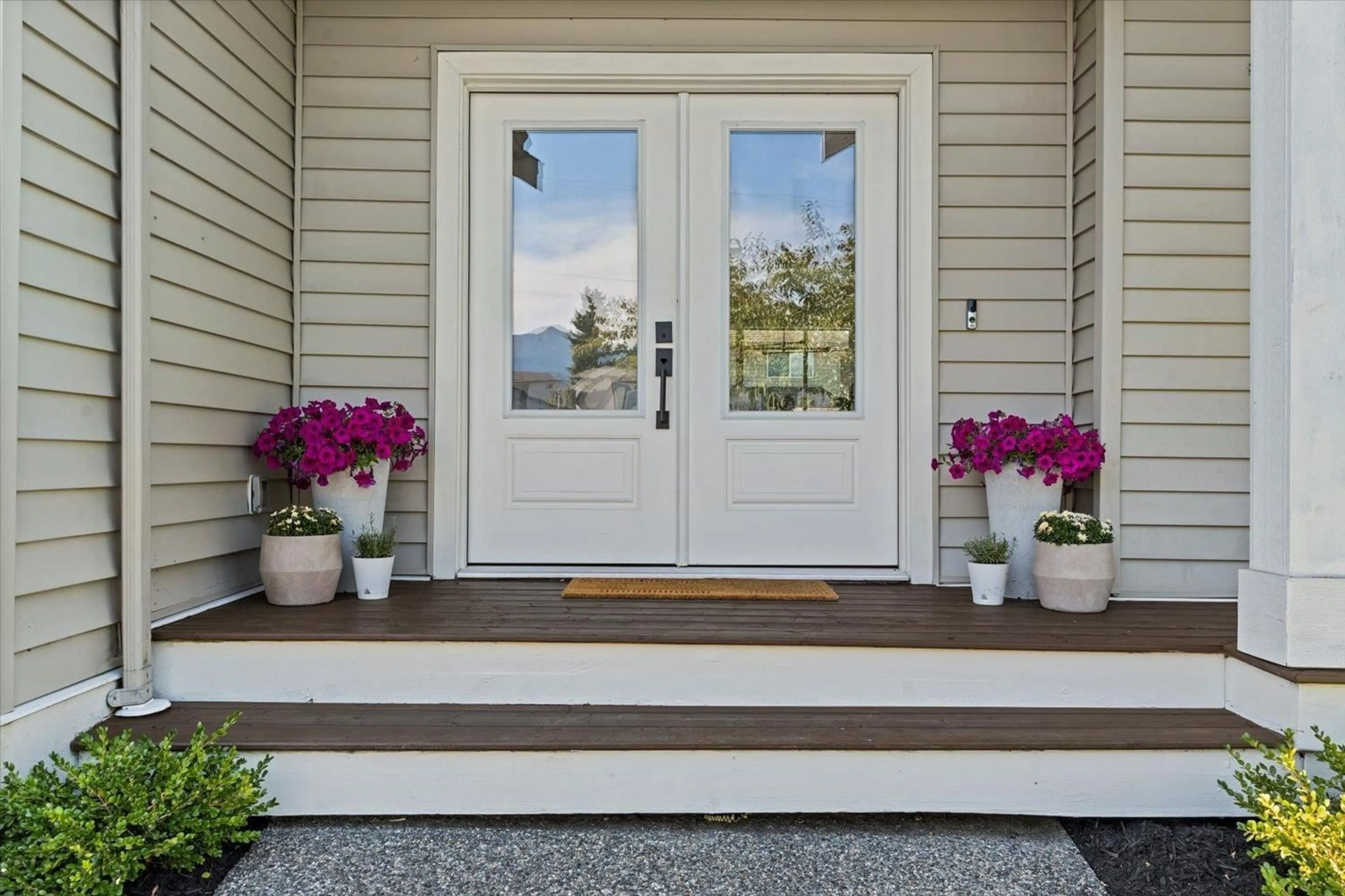 Indoor entryway for 6819 SCHOOL LANE, Chilliwack British Columbia V2R5T1