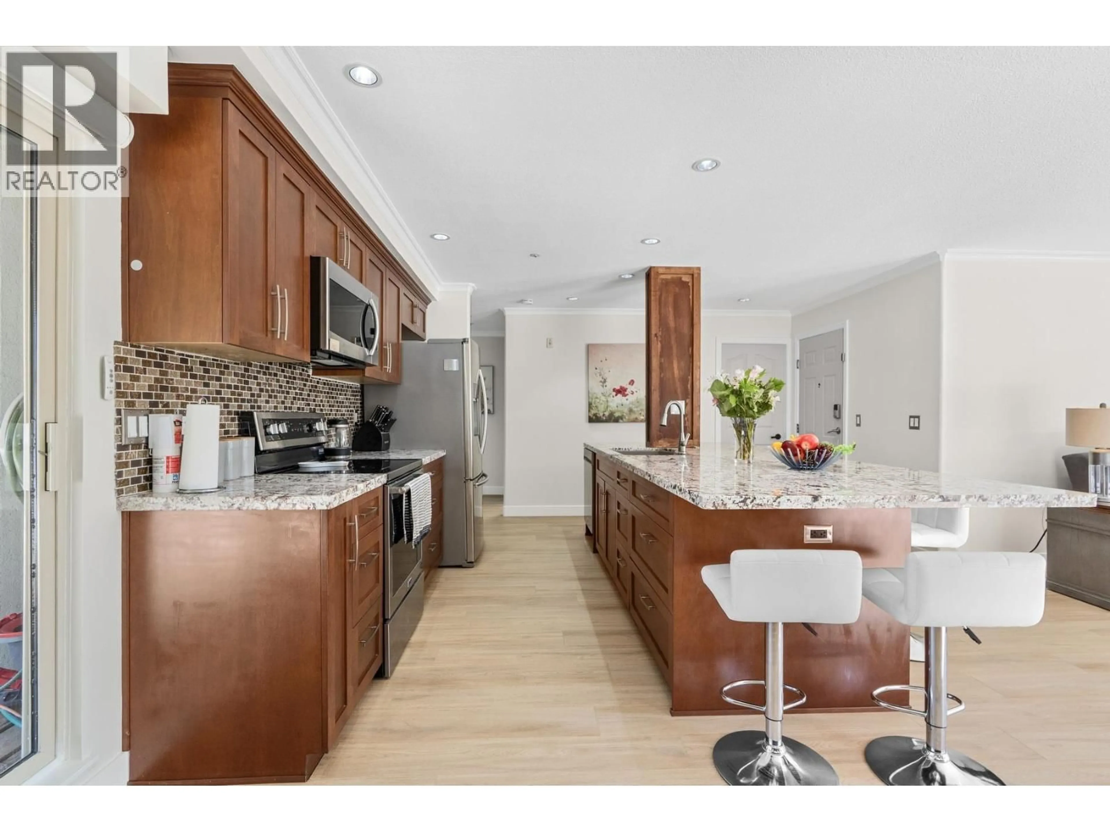 Open concept kitchen, unknown for 401 - 2345 CENTRAL AVENUE, Port Coquitlam British Columbia V3C1V9