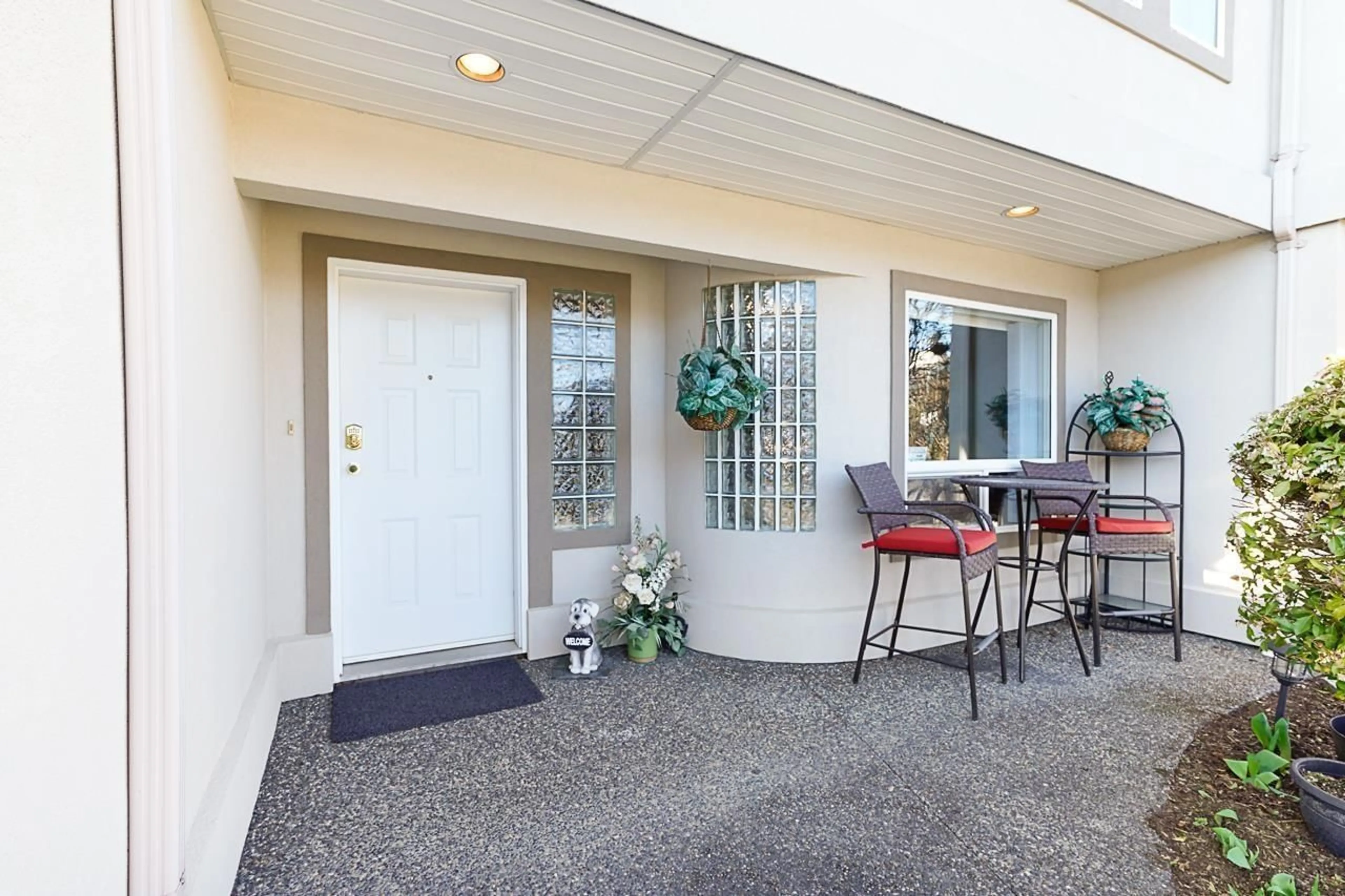 Indoor entryway for 25 - 8590 SUNRISE DRIVE, Chilliwack British Columbia V2R3Z4