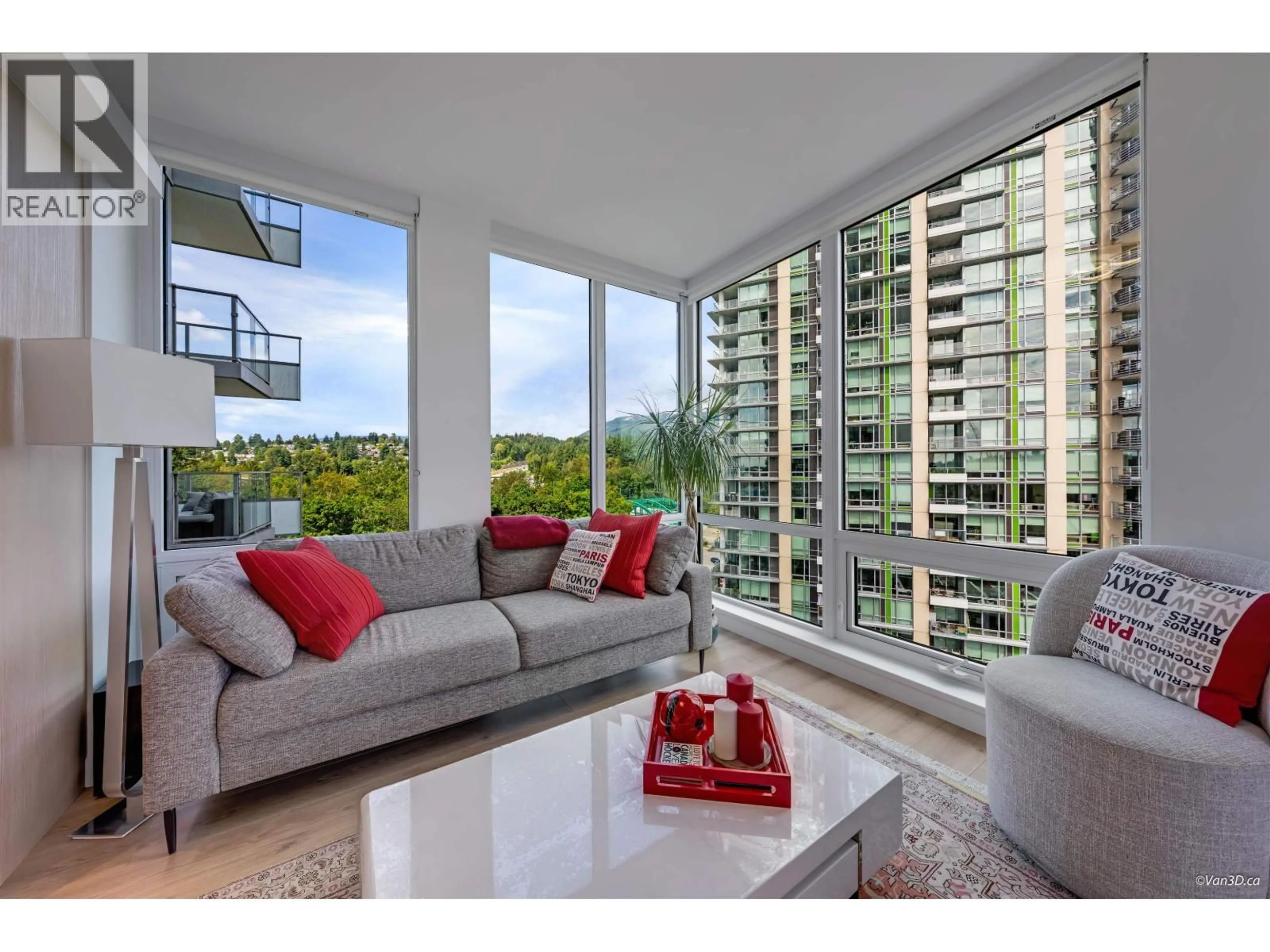 Living room with furniture, unknown for 1102 - 1500 FERN STREET, North Vancouver British Columbia V7J0B6